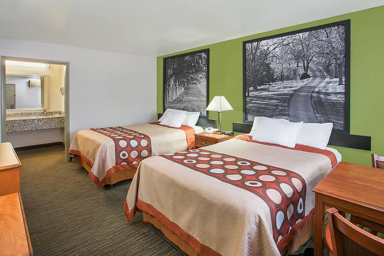 Guest room at the Super 8 Cave City in Cave City, Kentucky