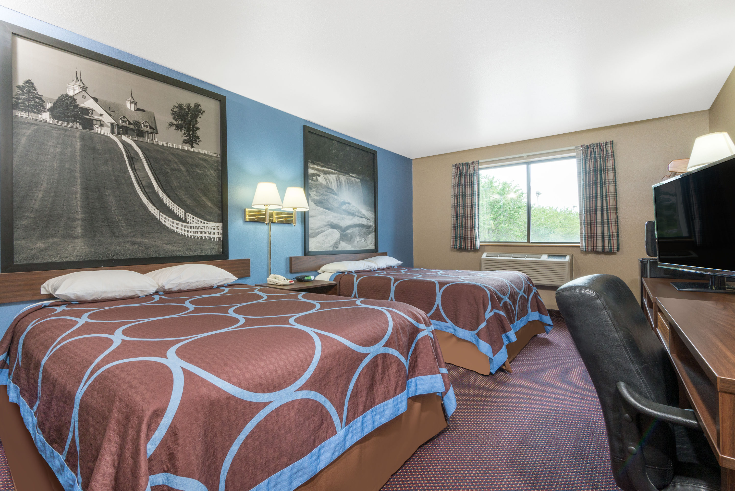 Guest room at the Super 8 by Wyndham Corbin/London KY in Corbin, Kentucky