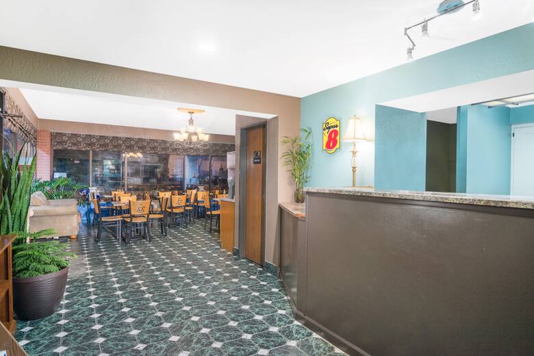 Super 8 Corbin London Ky Hotels 40741 Super 8 Corbin London Ky Hotel Lobby In Kentucky