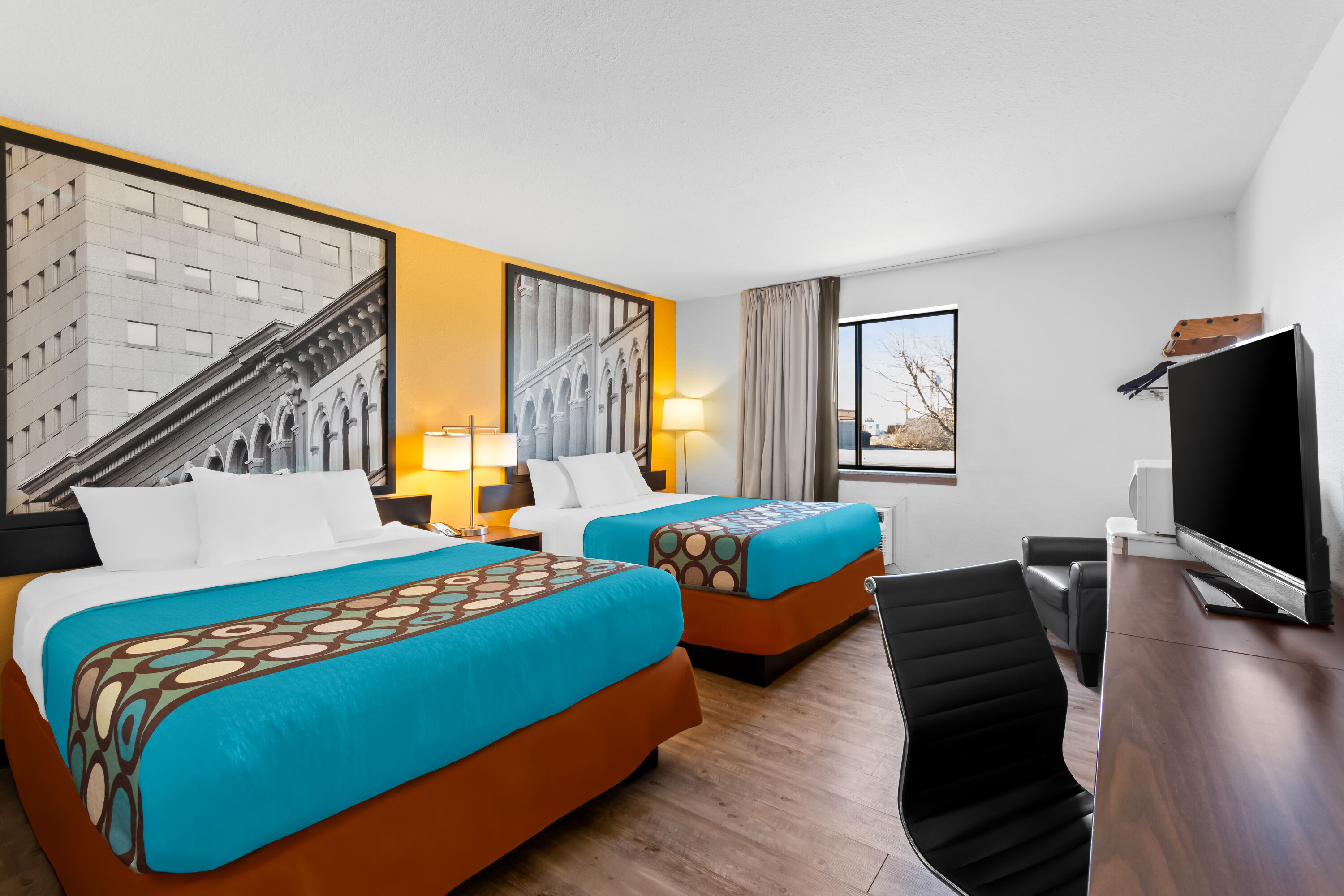 Guest room at the Super 8 by Wyndham Elizabethtown in Elizabethtown, Kentucky