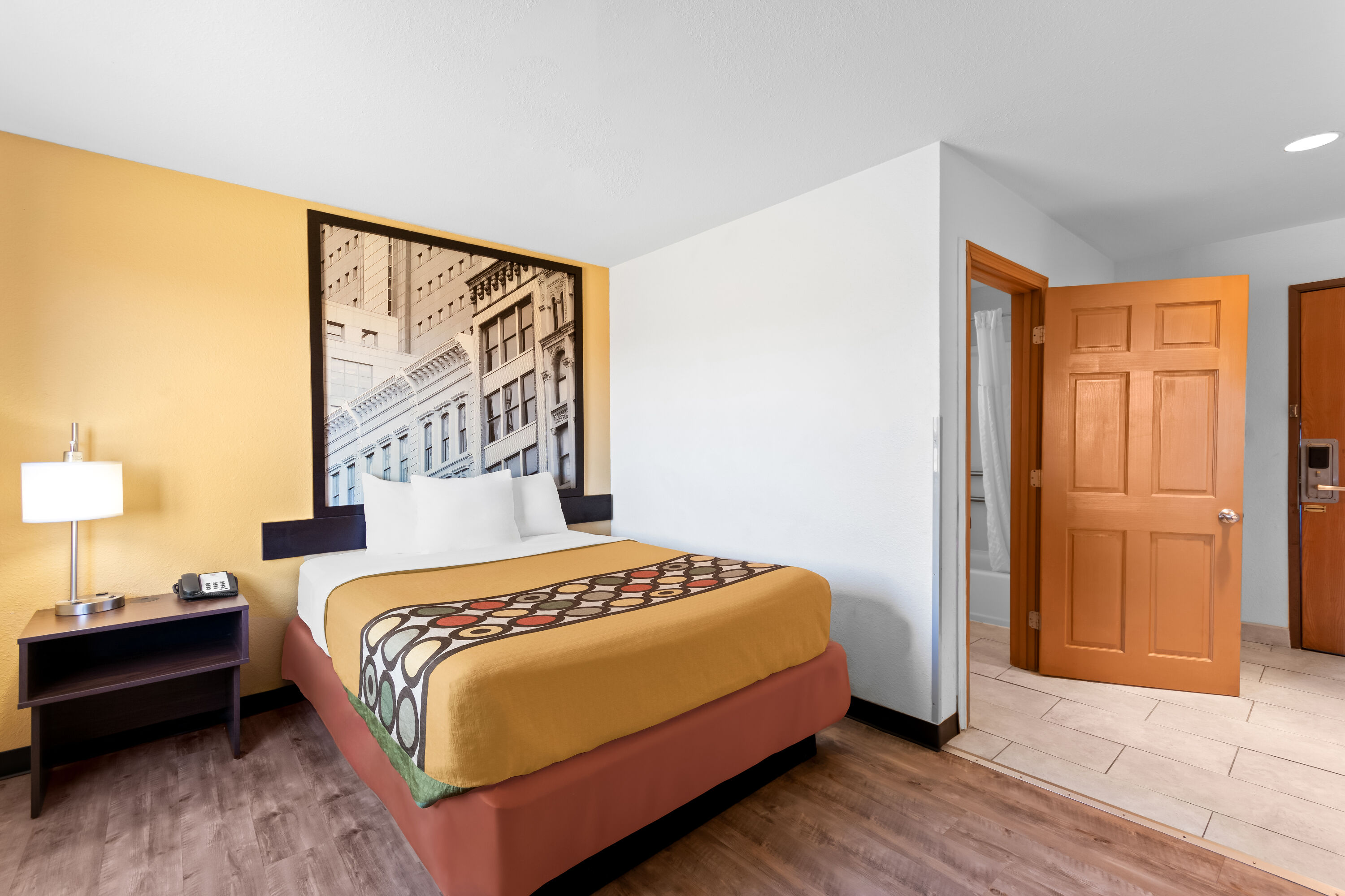 Guest room at the Super 8 by Wyndham Elizabethtown in Elizabethtown, Kentucky