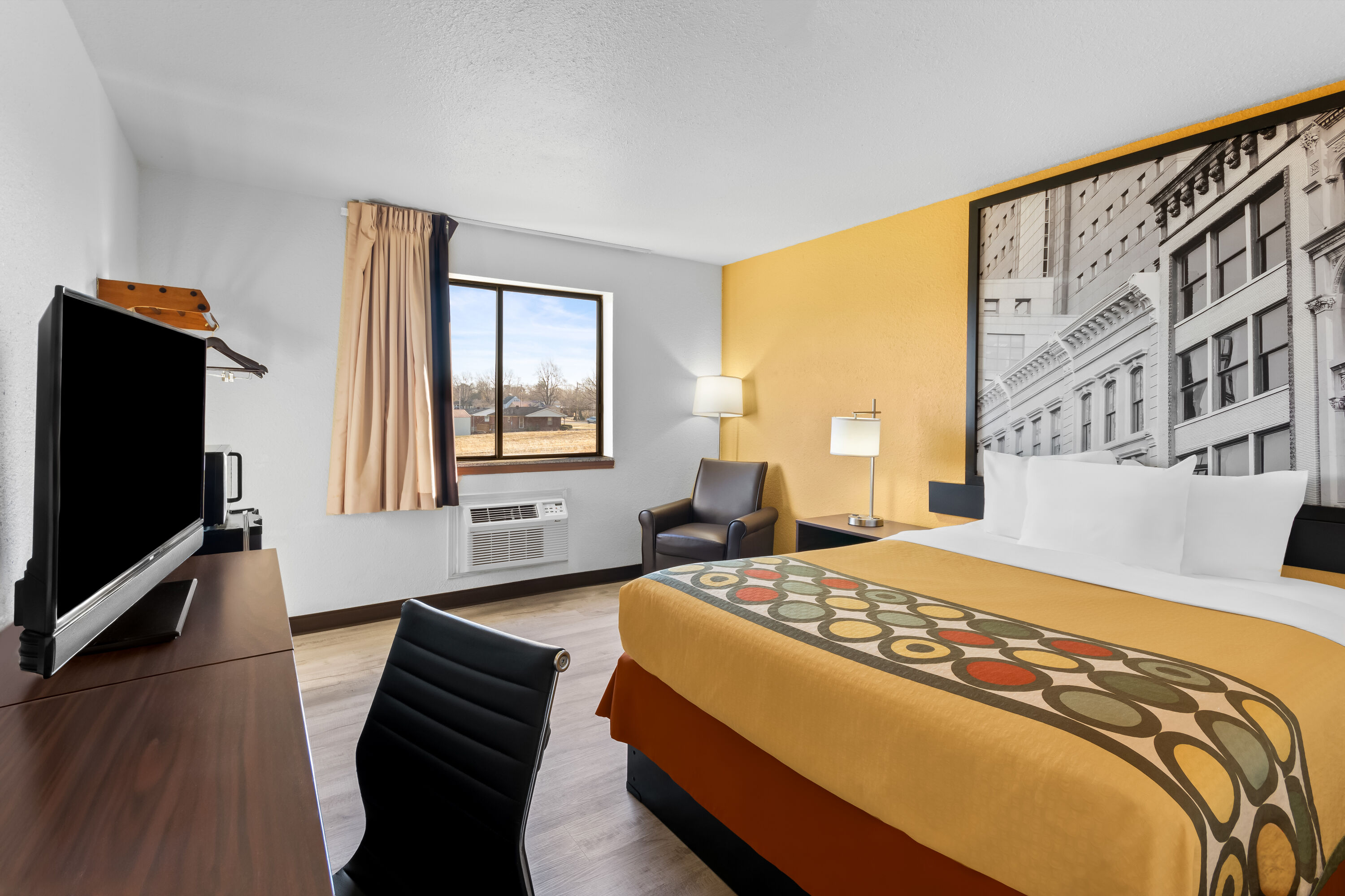 Guest room at the Super 8 by Wyndham Elizabethtown in Elizabethtown, Kentucky