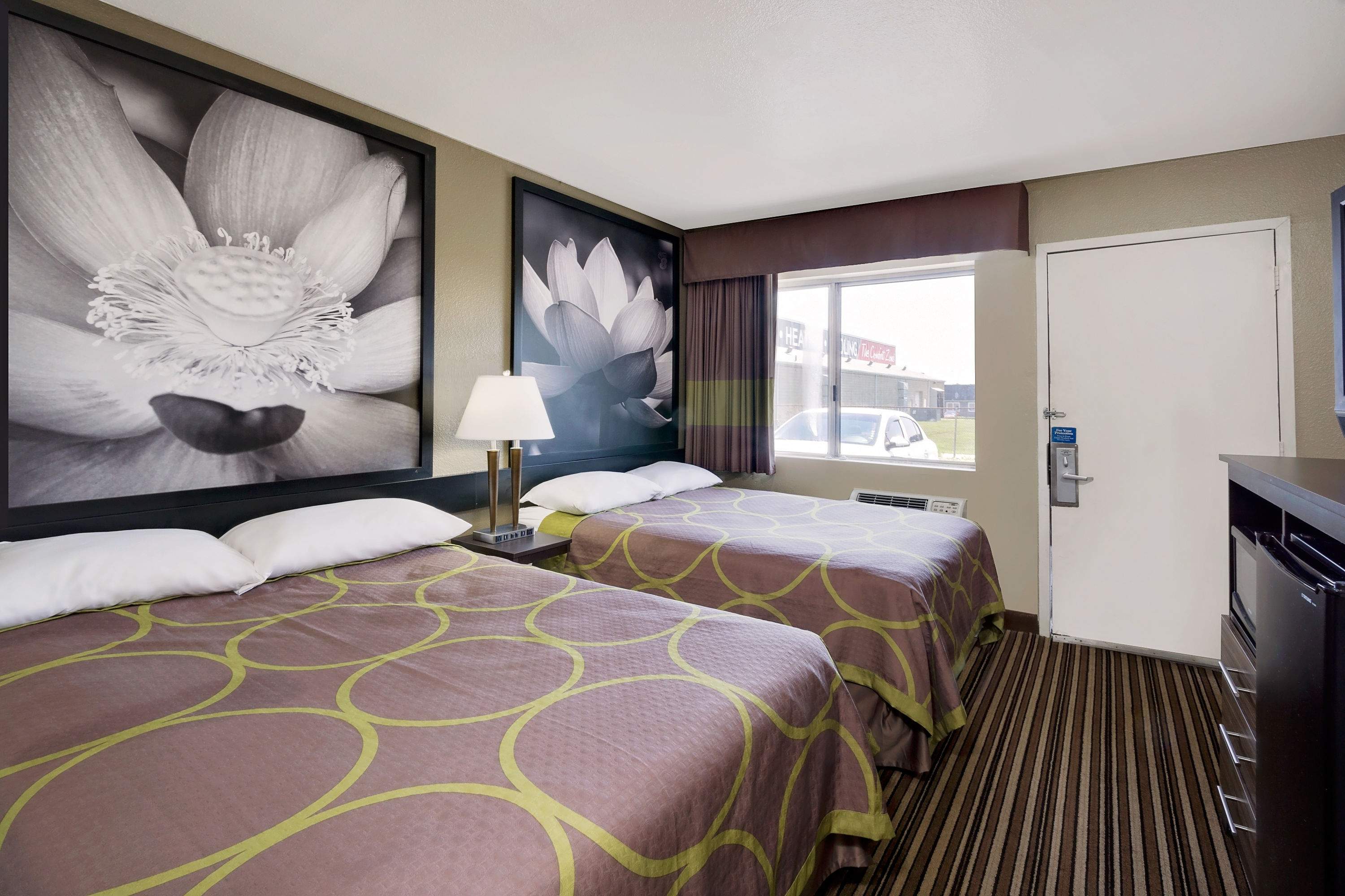 Guest room at the Super 8 by Wyndham Florence in Florence, Kentucky