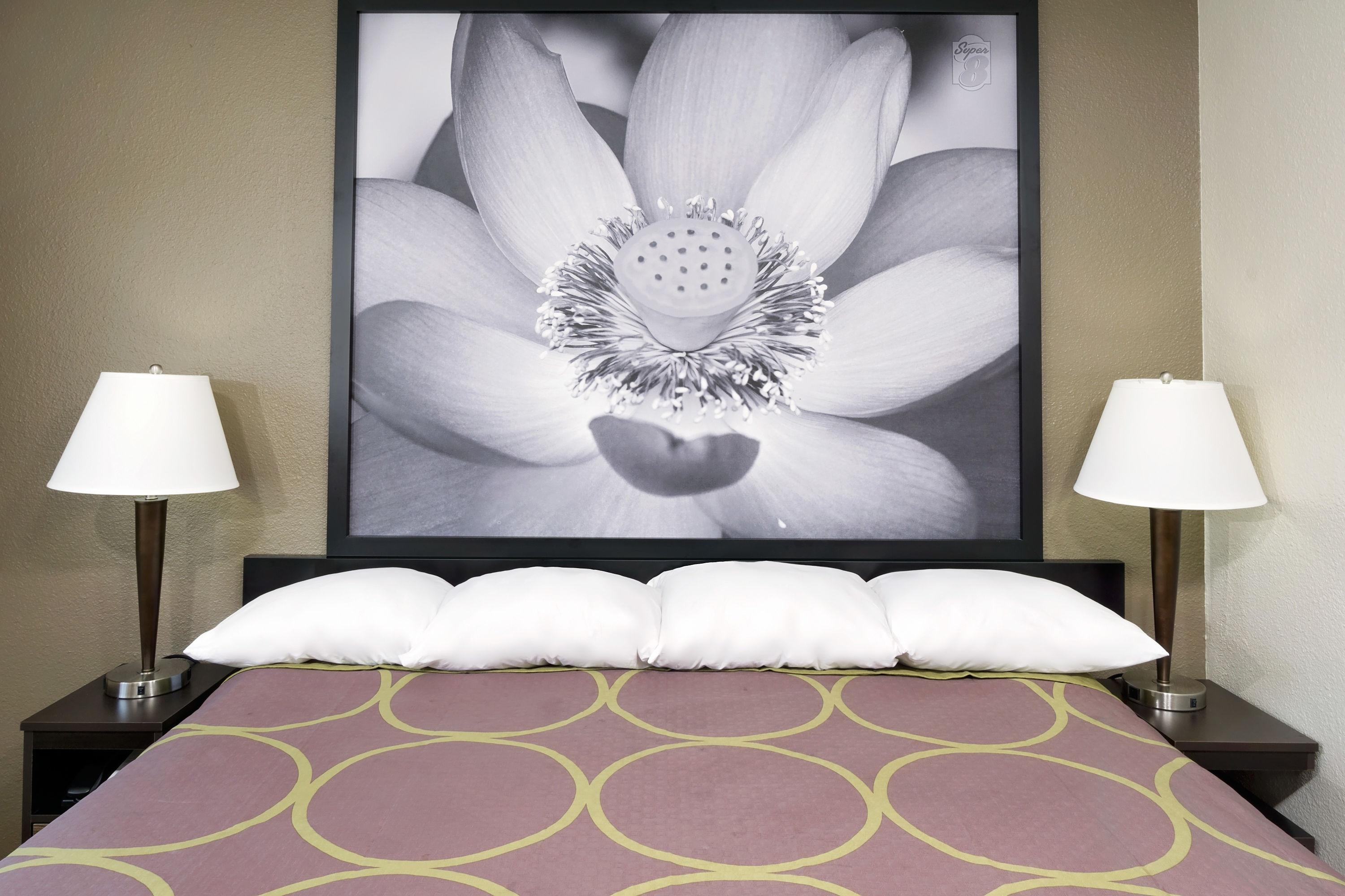 Guest room at the Super 8 by Wyndham Florence in Florence, Kentucky