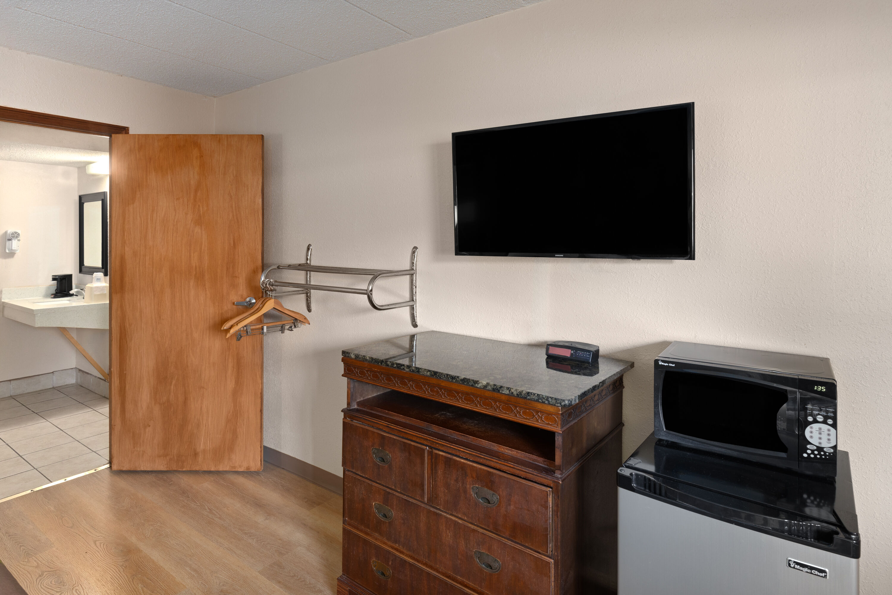 Guest room at the Super 8 by Wyndham Fort Mitchell Cincinnati Area in Fort Mitchell, Kentucky