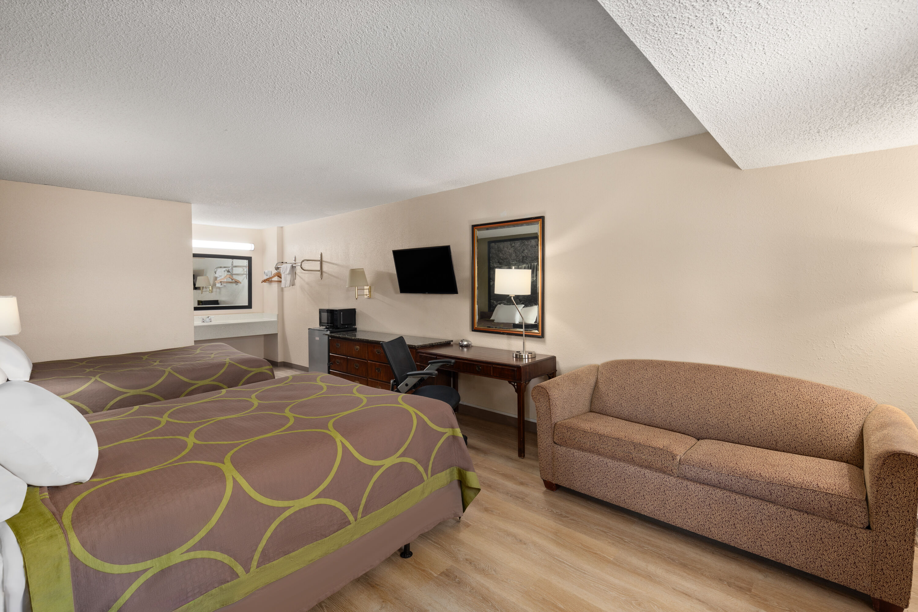 Guest room at the Super 8 by Wyndham Fort Mitchell Cincinnati Area in Fort Mitchell, Kentucky