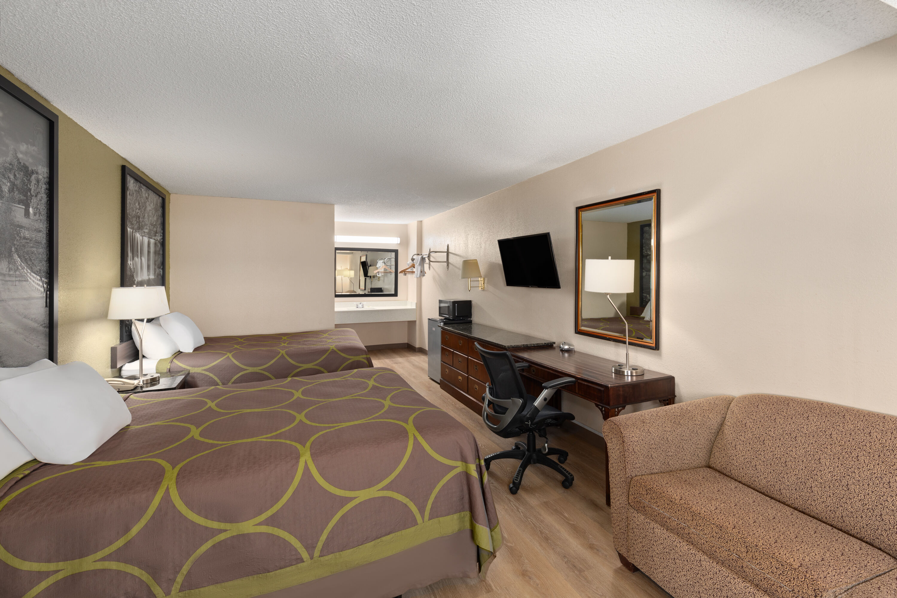 Guest room at the Super 8 by Wyndham Fort Mitchell Cincinnati Area in Fort Mitchell, Kentucky