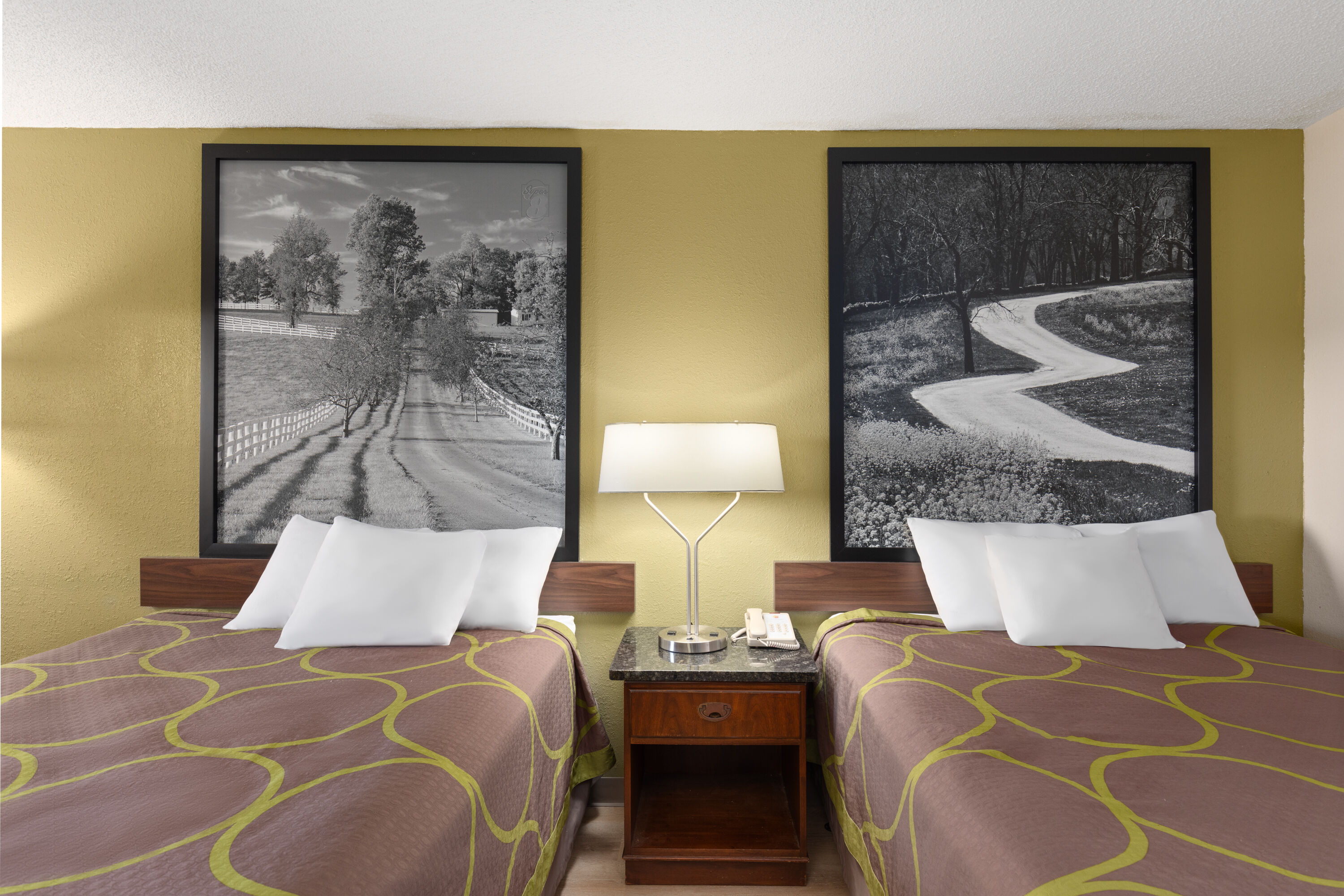 Guest room at the Super 8 by Wyndham Fort Mitchell Cincinnati Area in Fort Mitchell, Kentucky