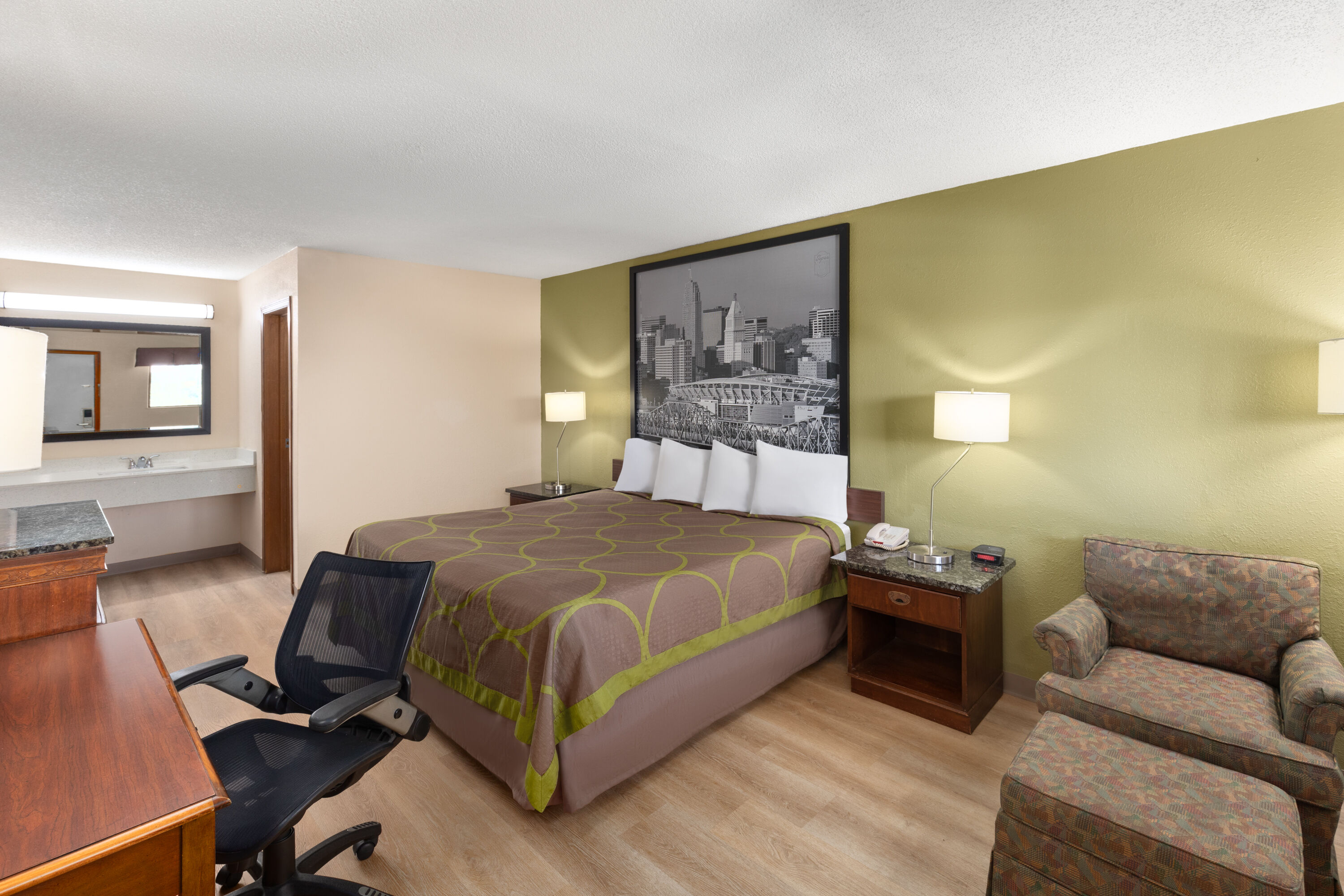 Guest room at the Super 8 by Wyndham Fort Mitchell Cincinnati Area in Fort Mitchell, Kentucky