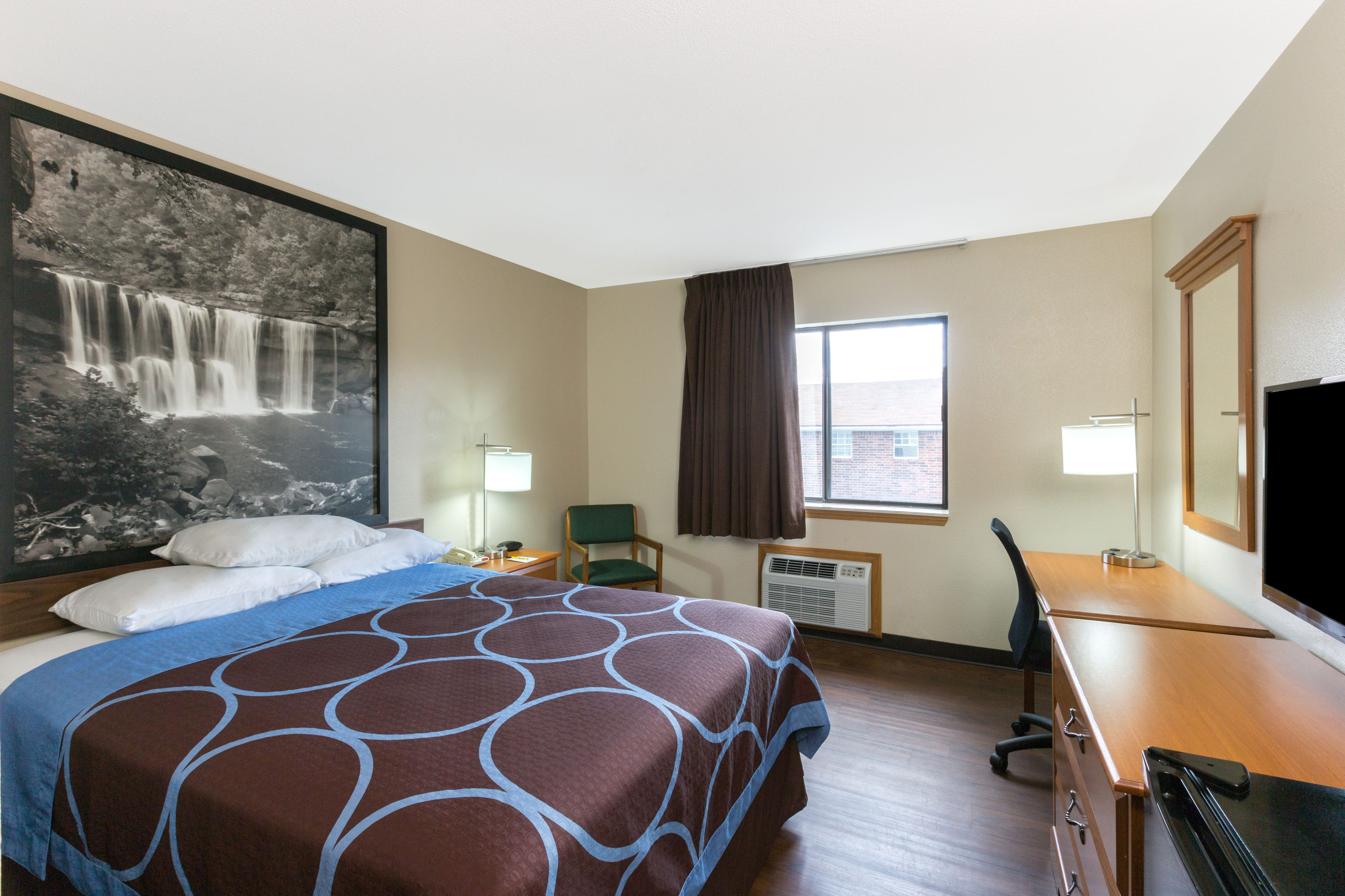 Super 8 by Wyndham Radcliff Ft. Knox Area Radcliff, KY Hotels