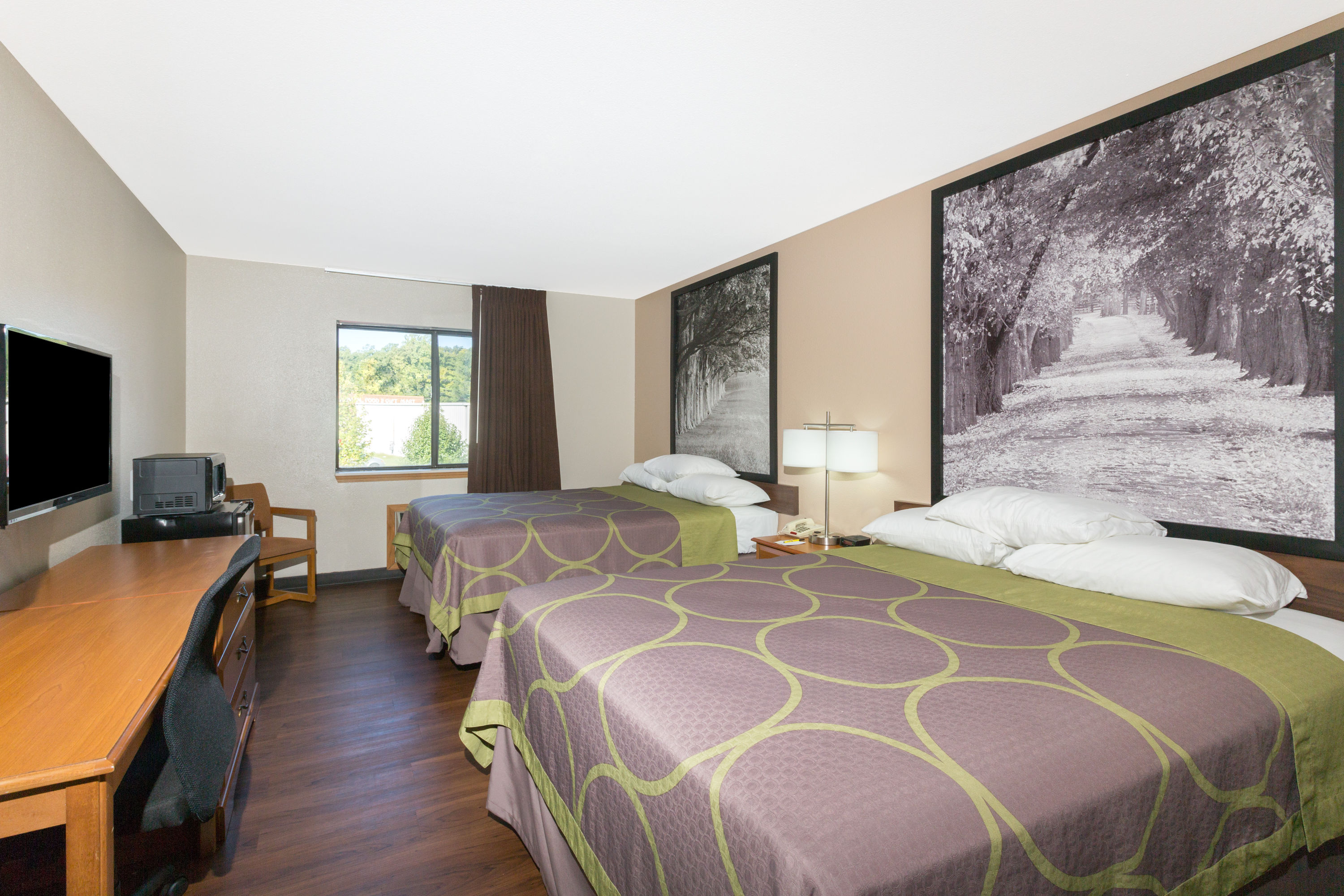 Super 8 by Wyndham Radcliff Ft. Knox Area Radcliff, KY Hotels