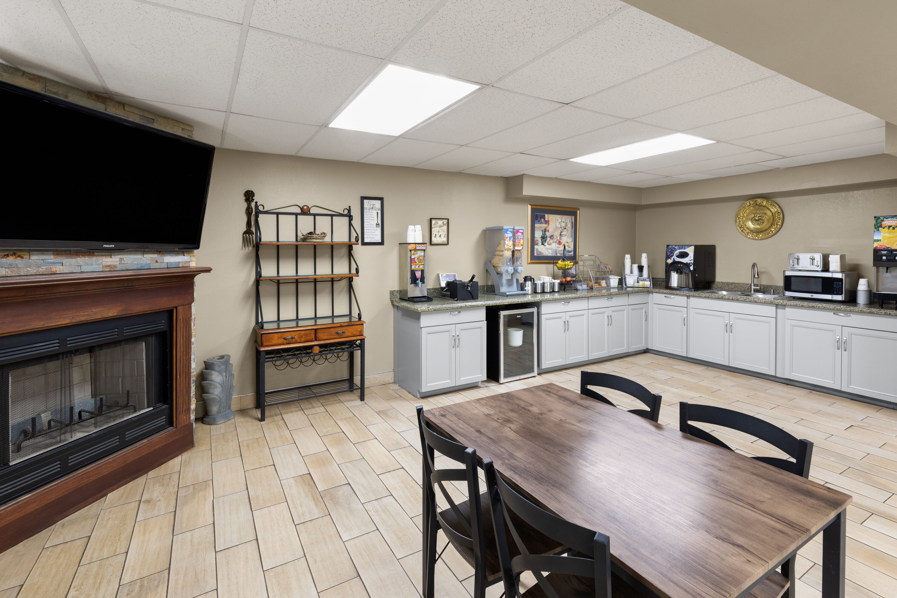 Free breakfast at Super 8 by Wyndham Shepherdsville/Louisville South I65 in Shepherdsville, Kentucky