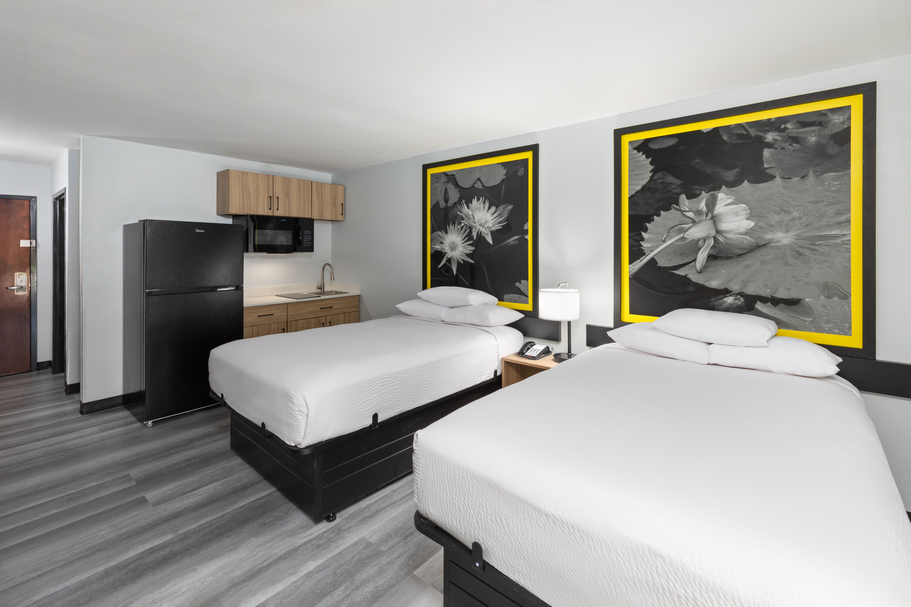 Super 8 by Wyndham Alexandria LA suite in Alexandria, Louisiana