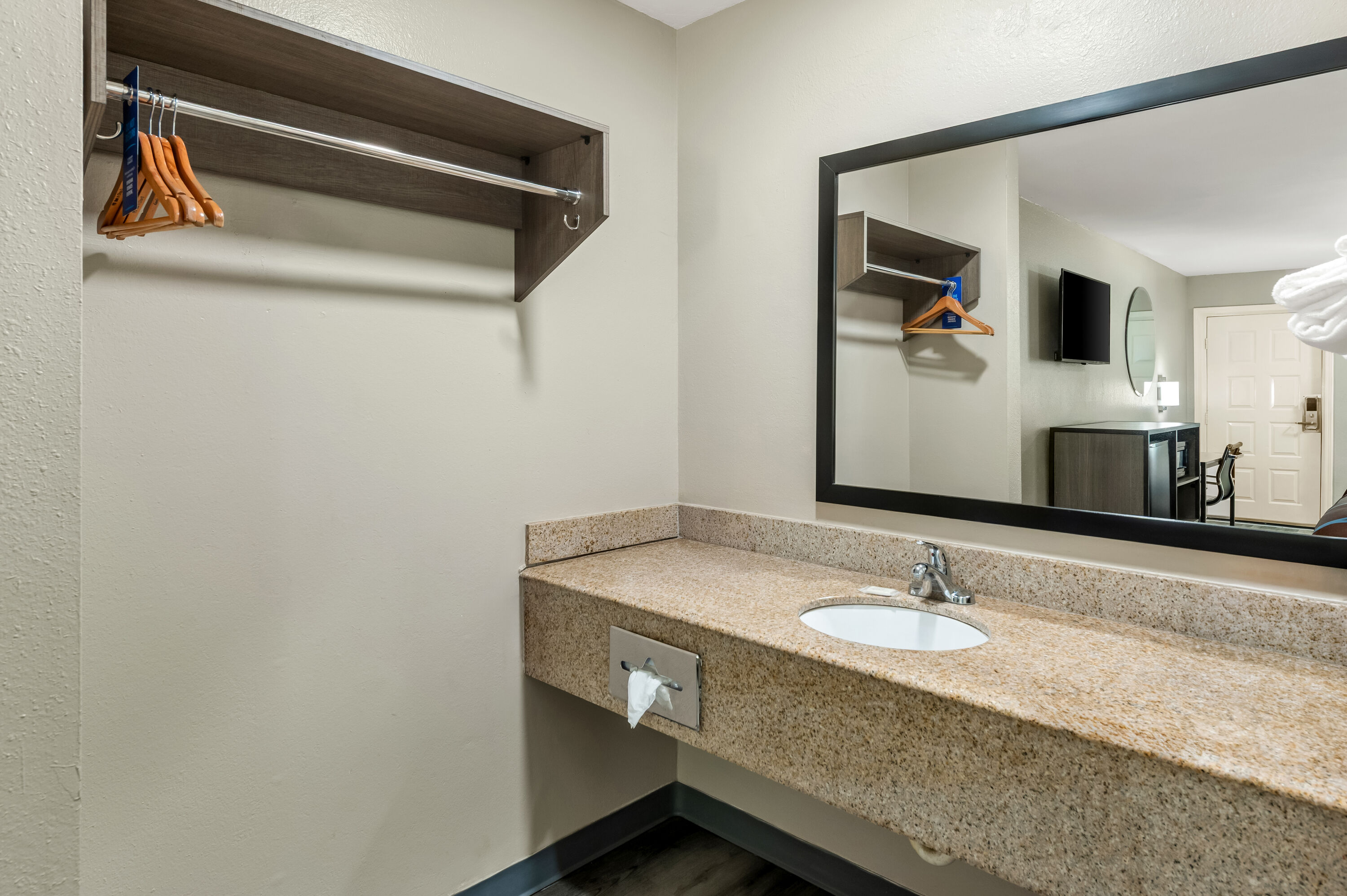 Guest room bath at the Super 8 by Wyndham Bossier City/Shreveport Area in Bossier City, Louisiana