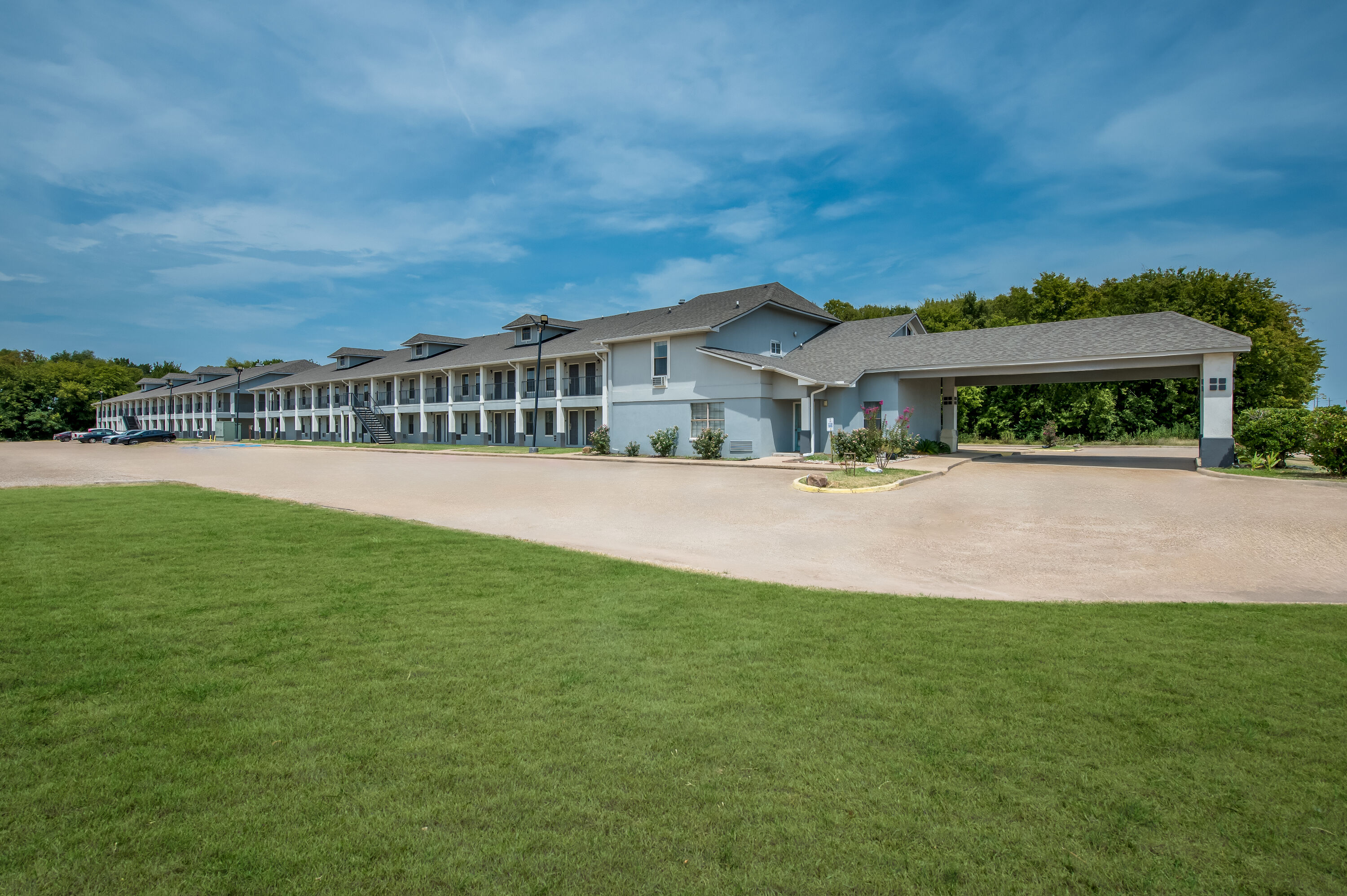 Exterior Day Image of Super 8 by Wyndham Bossier City/Shreveport Area hotel in Bossier City, Louisiana