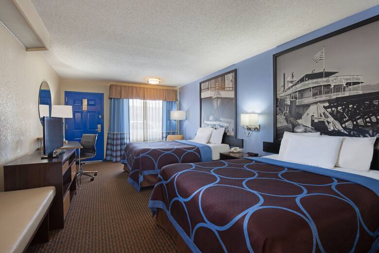 Guest room at the Super 8 Hammond in Hammond, Louisiana