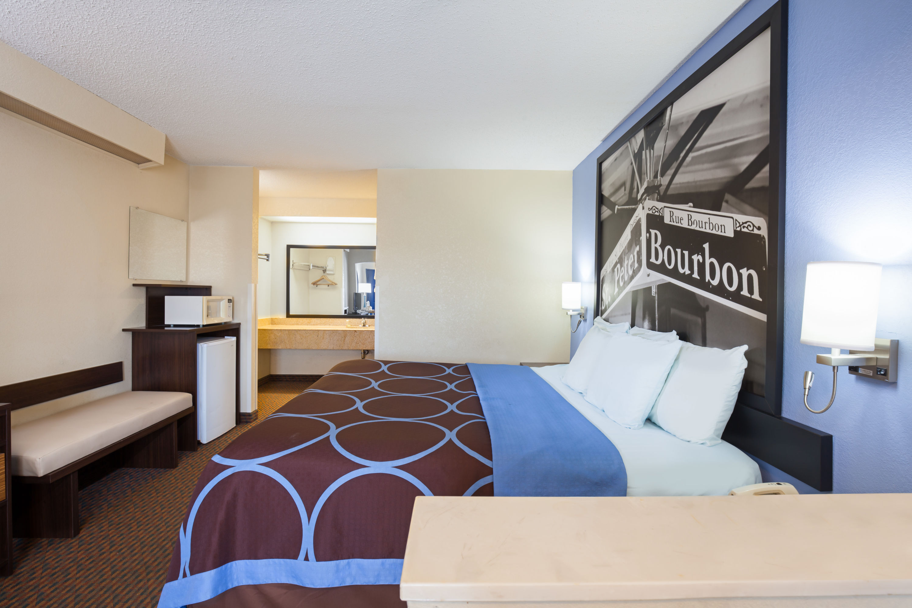 Guest room at the Super 8 by Wyndham Hammond in Hammond, Louisiana