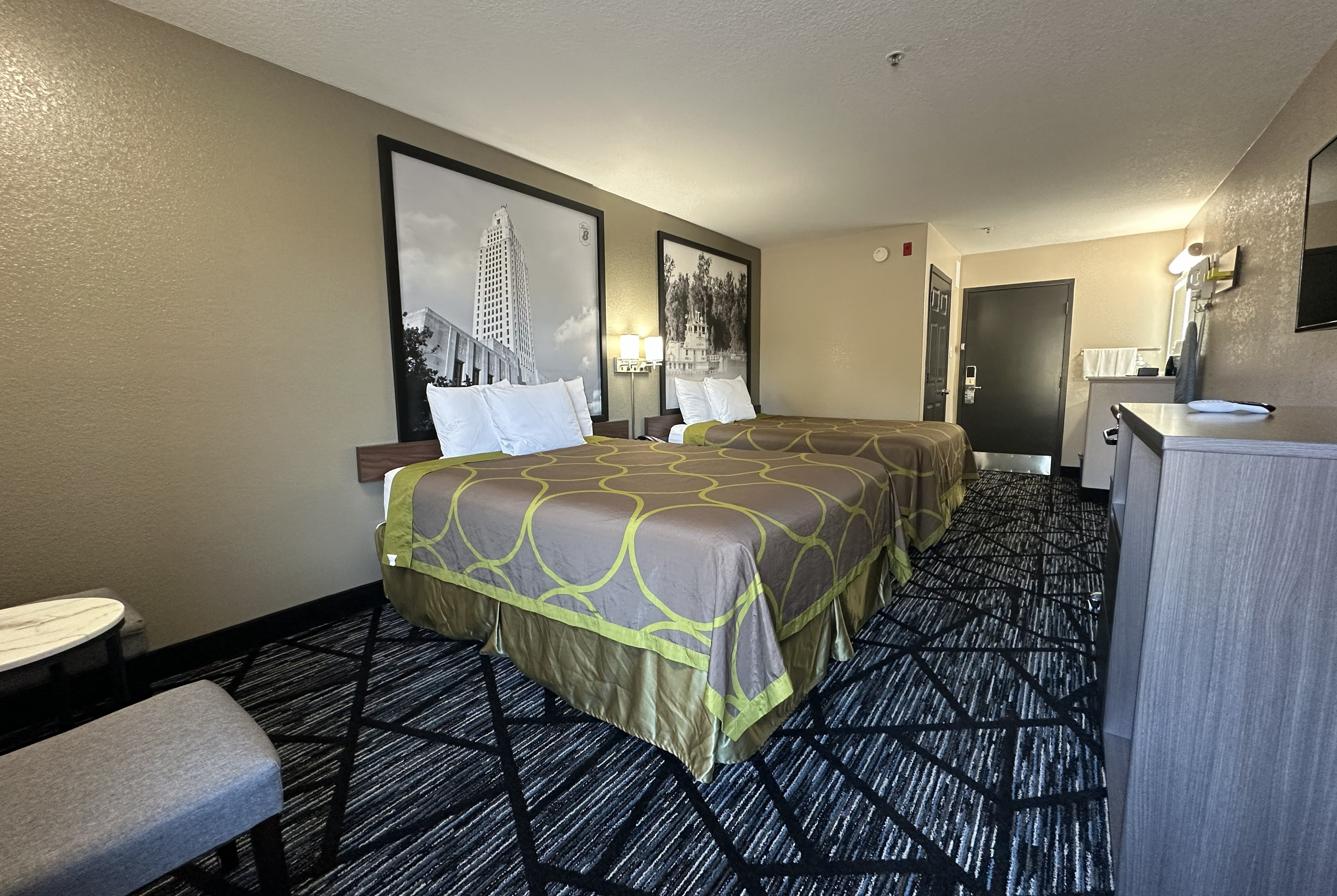 King bed guest room at the Super 8 by Wyndham Kinder/Coushatta near Casino in Kinder, Louisiana