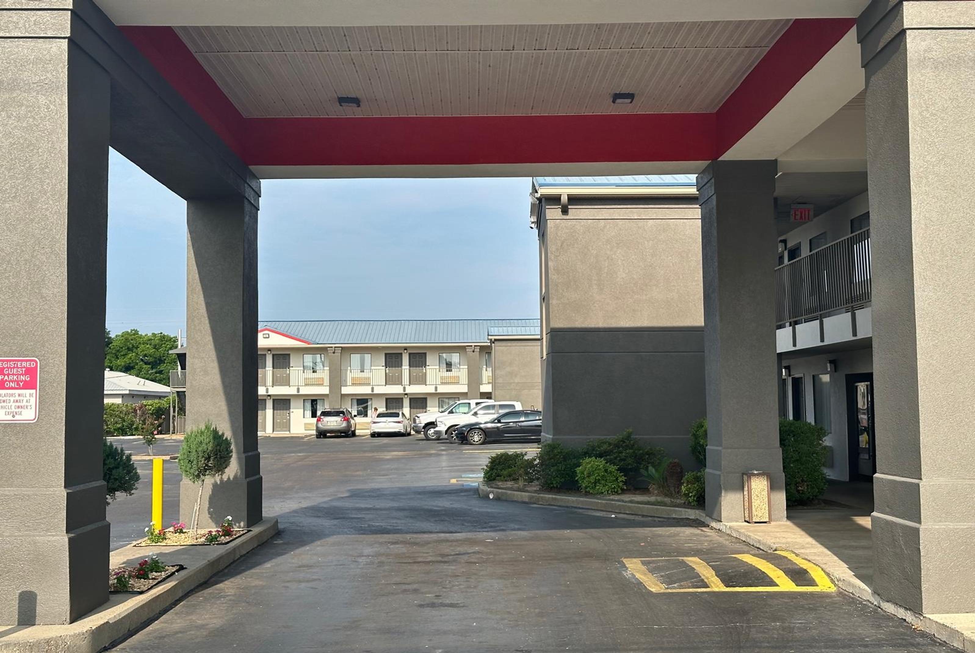 Front Exterior Image of Super 8 by Wyndham Monroe hotel in Monroe, Louisiana