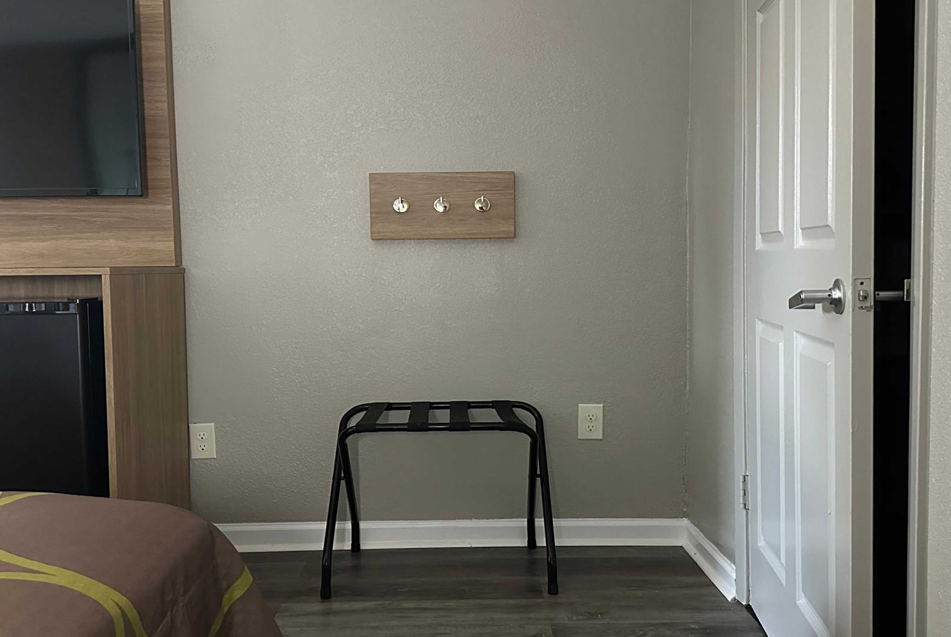 Guest room feature at the Super 8 by Wyndham Monroe in Monroe, Louisiana