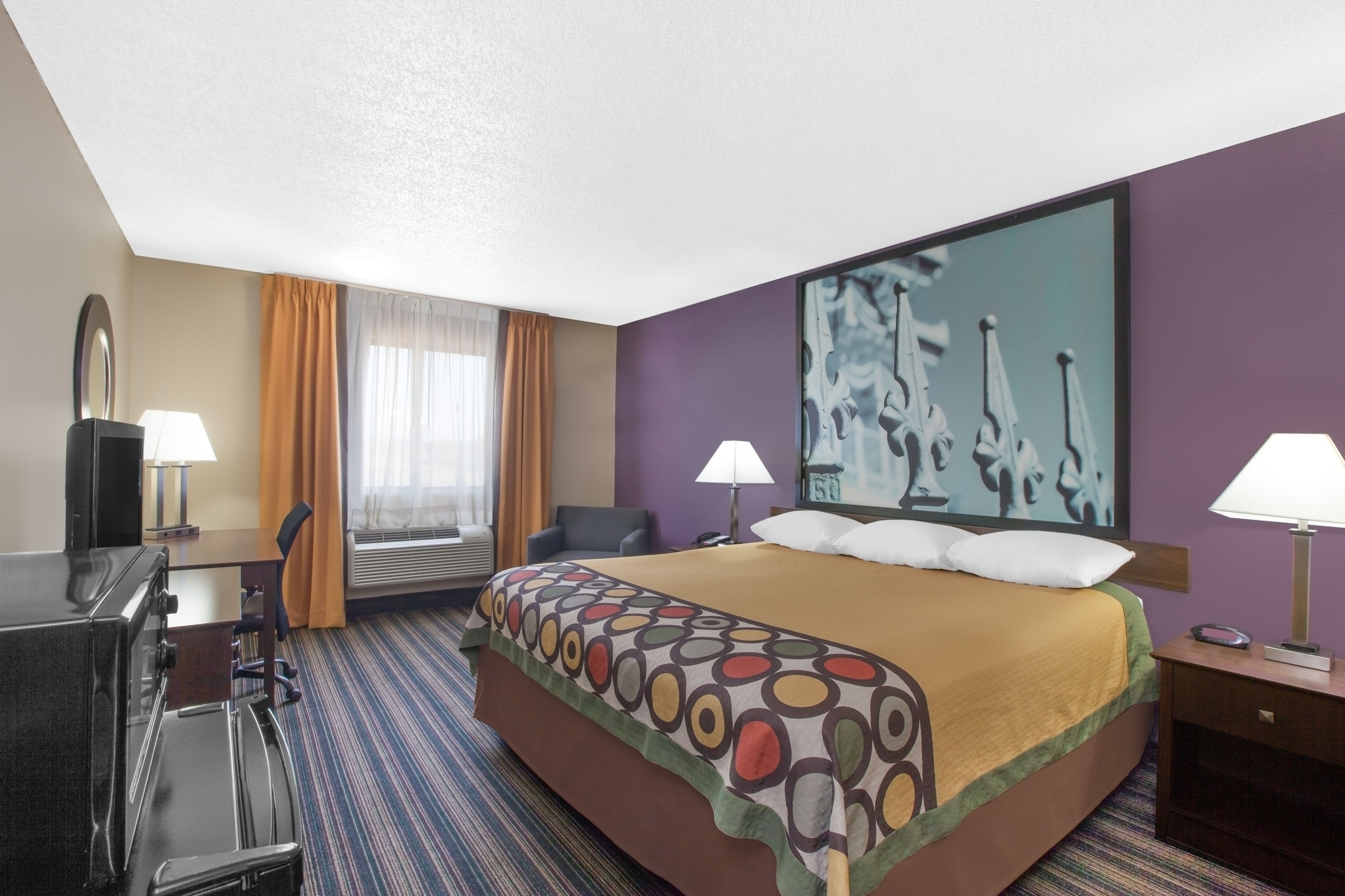 1 King Bed, Non-Smoking