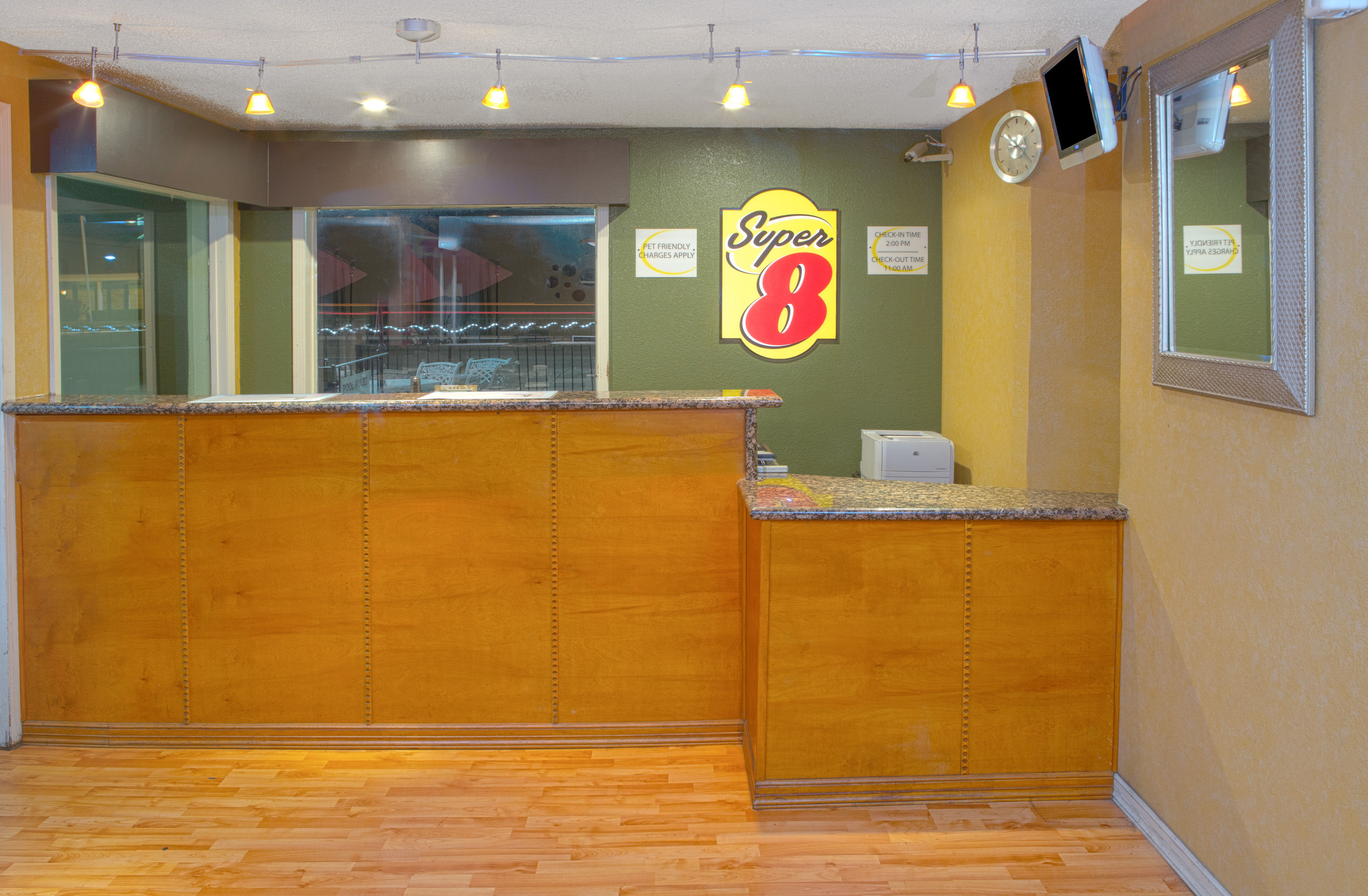 Super 8 By Wyndham Shreveport Shreveport La Hotels