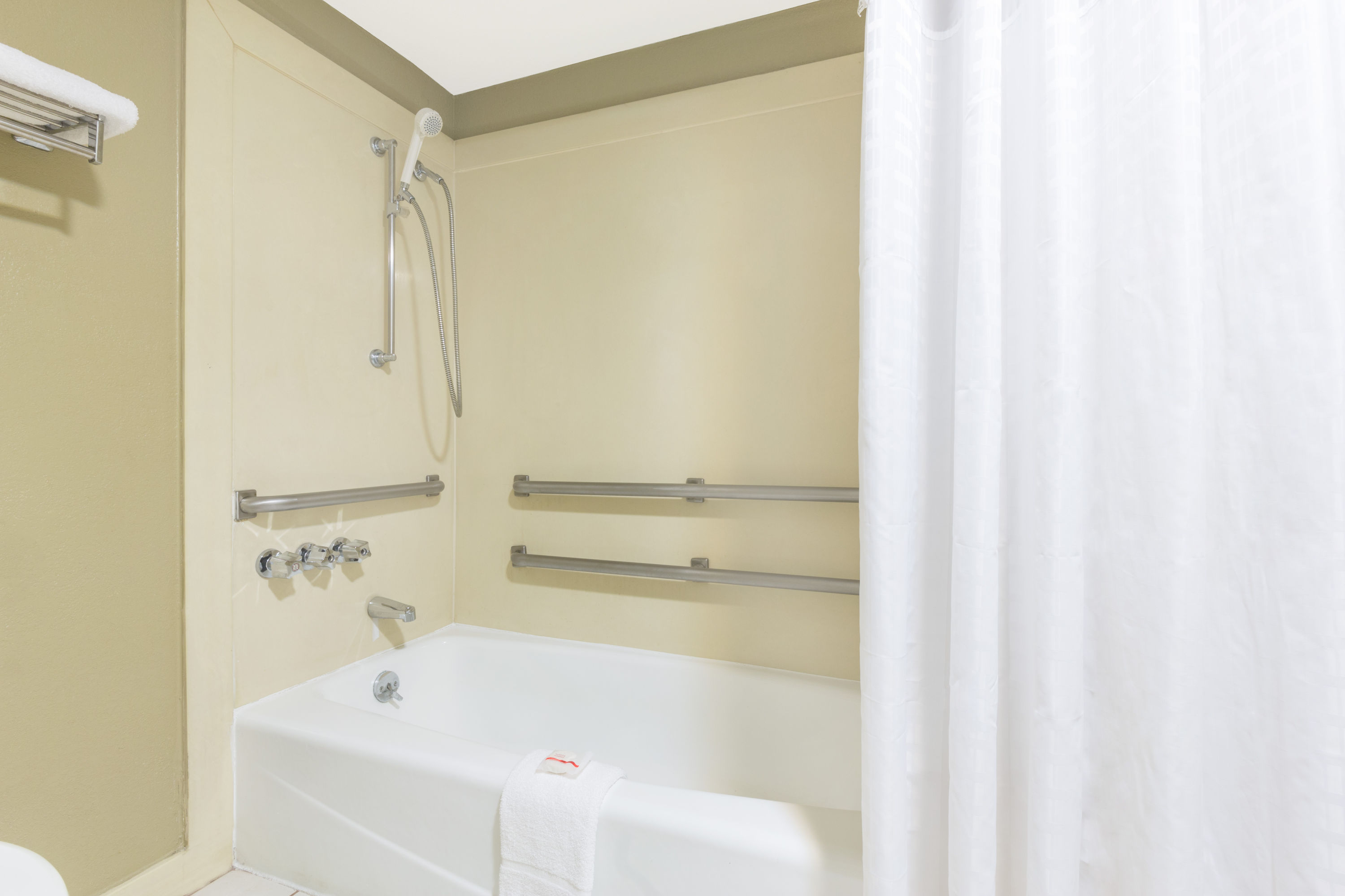 Super 8 By Wyndham Tallulah La Tallulah La Hotels