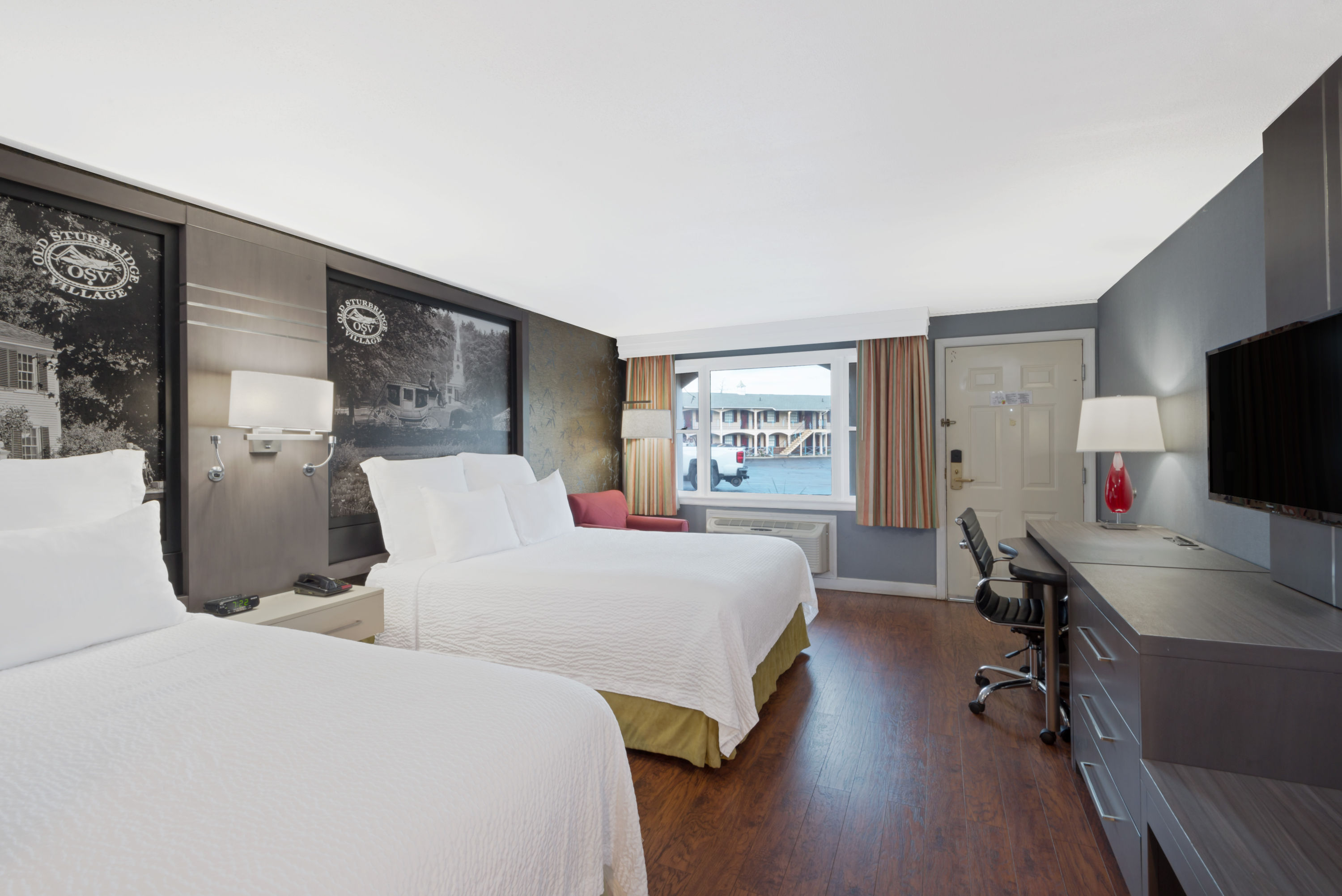 Guest room at the Super 8 by Wyndham Sturbridge in Sturbridge, Massachusetts