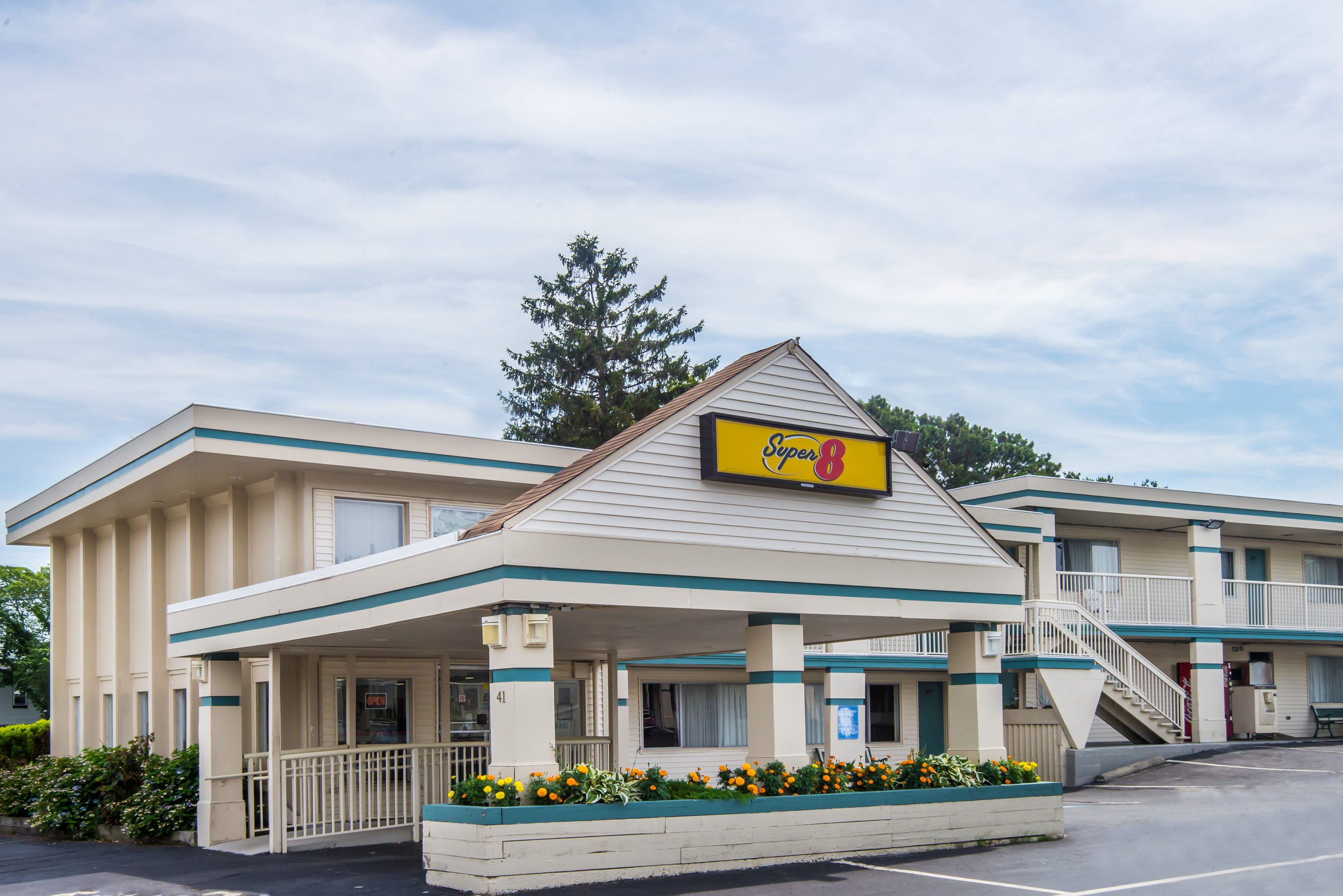 Super 8 by Wyndham W Yarmouth Hyannis/Cape Cod | West ...