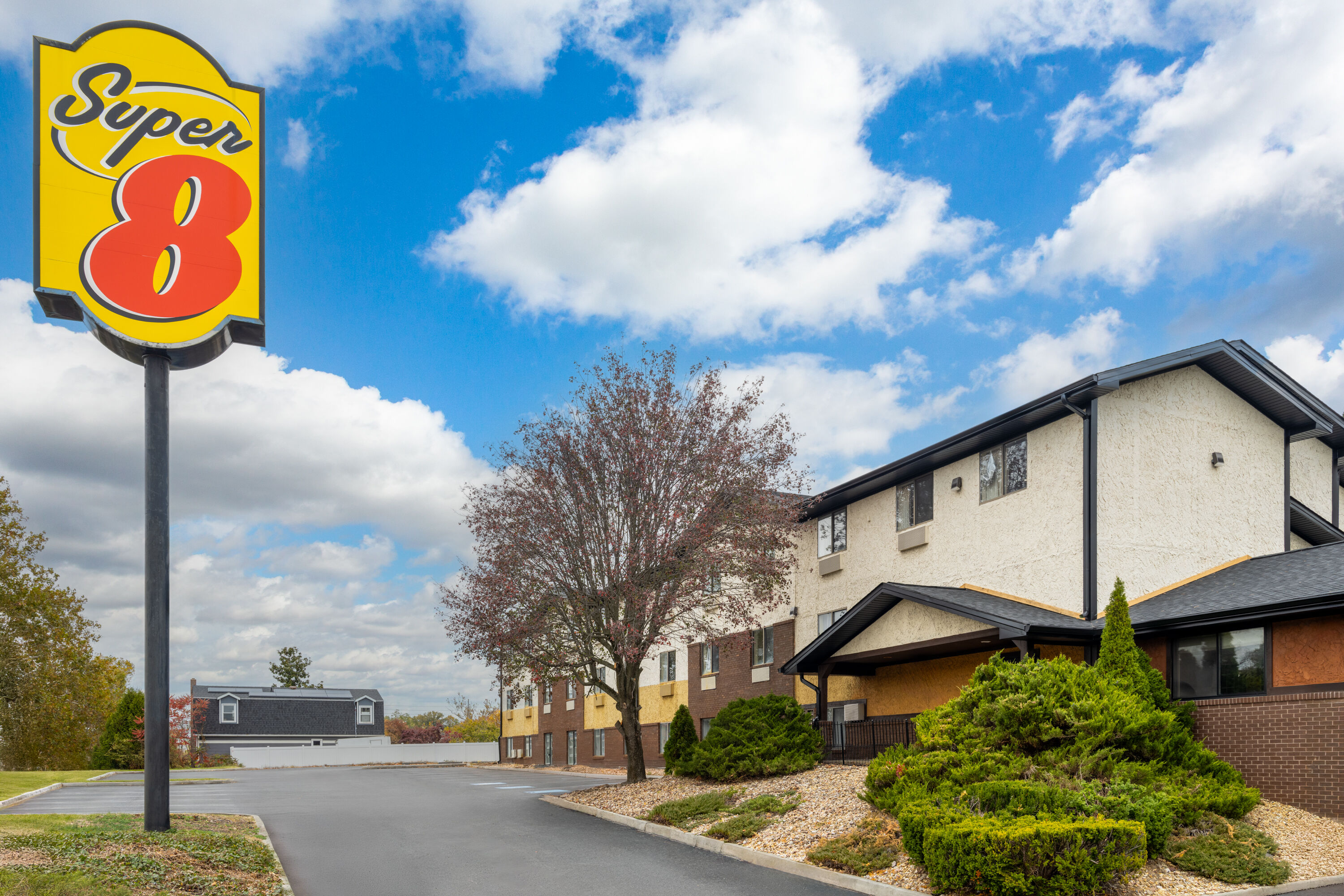 Exterior Day Image of Super 8 by Wyndham Hagerstown I-70 hotel in Hagerstown, Maryland