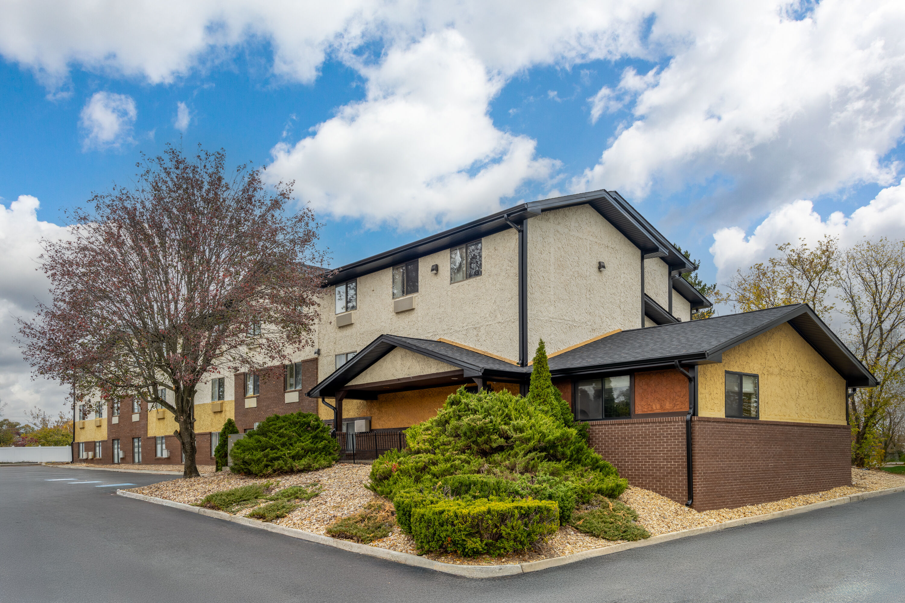 Exterior Day Image of Super 8 by Wyndham Hagerstown I-70 hotel in Hagerstown, Maryland