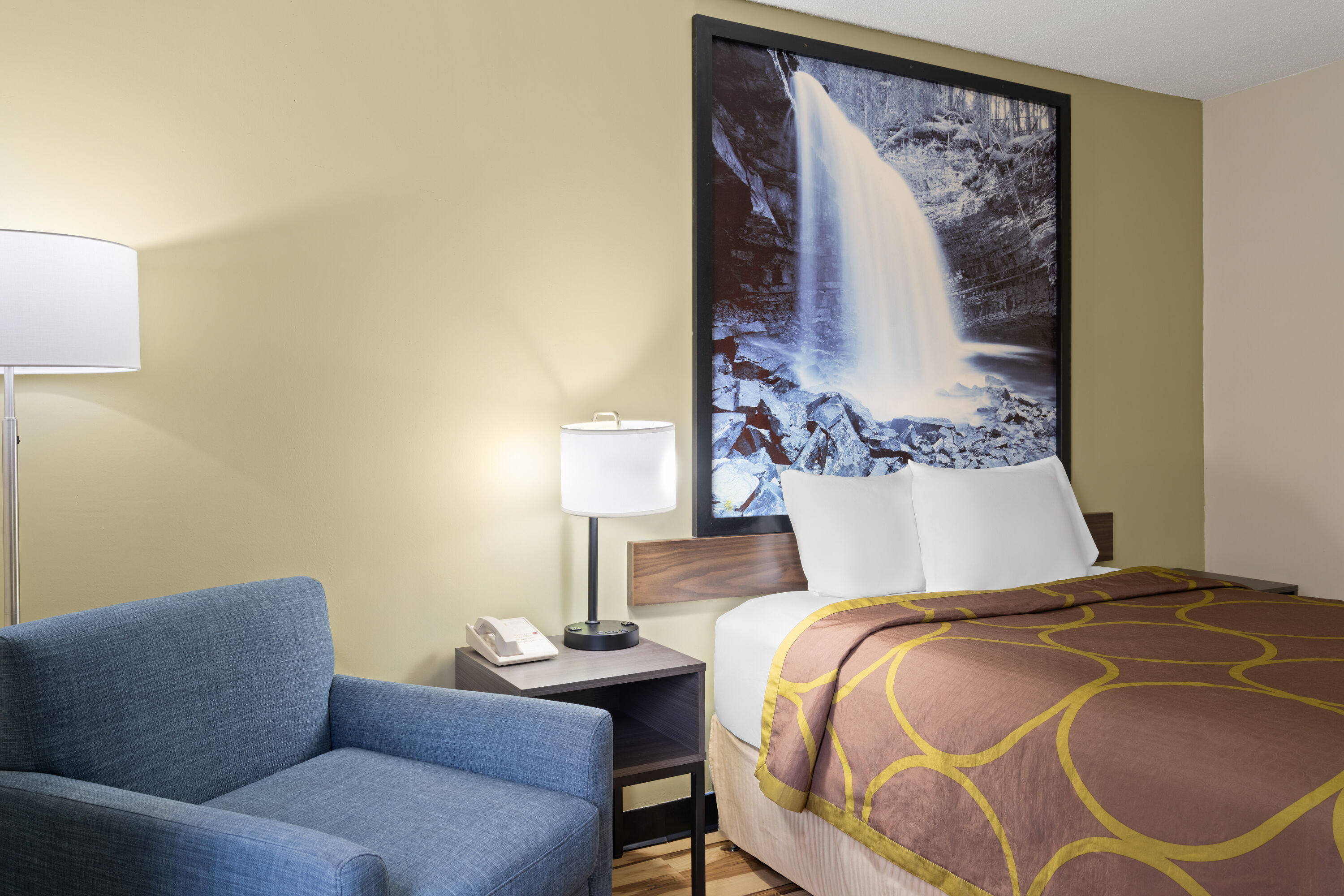 Guest room at the Super 8 by Wyndham Hagerstown I-70 in Hagerstown, Maryland