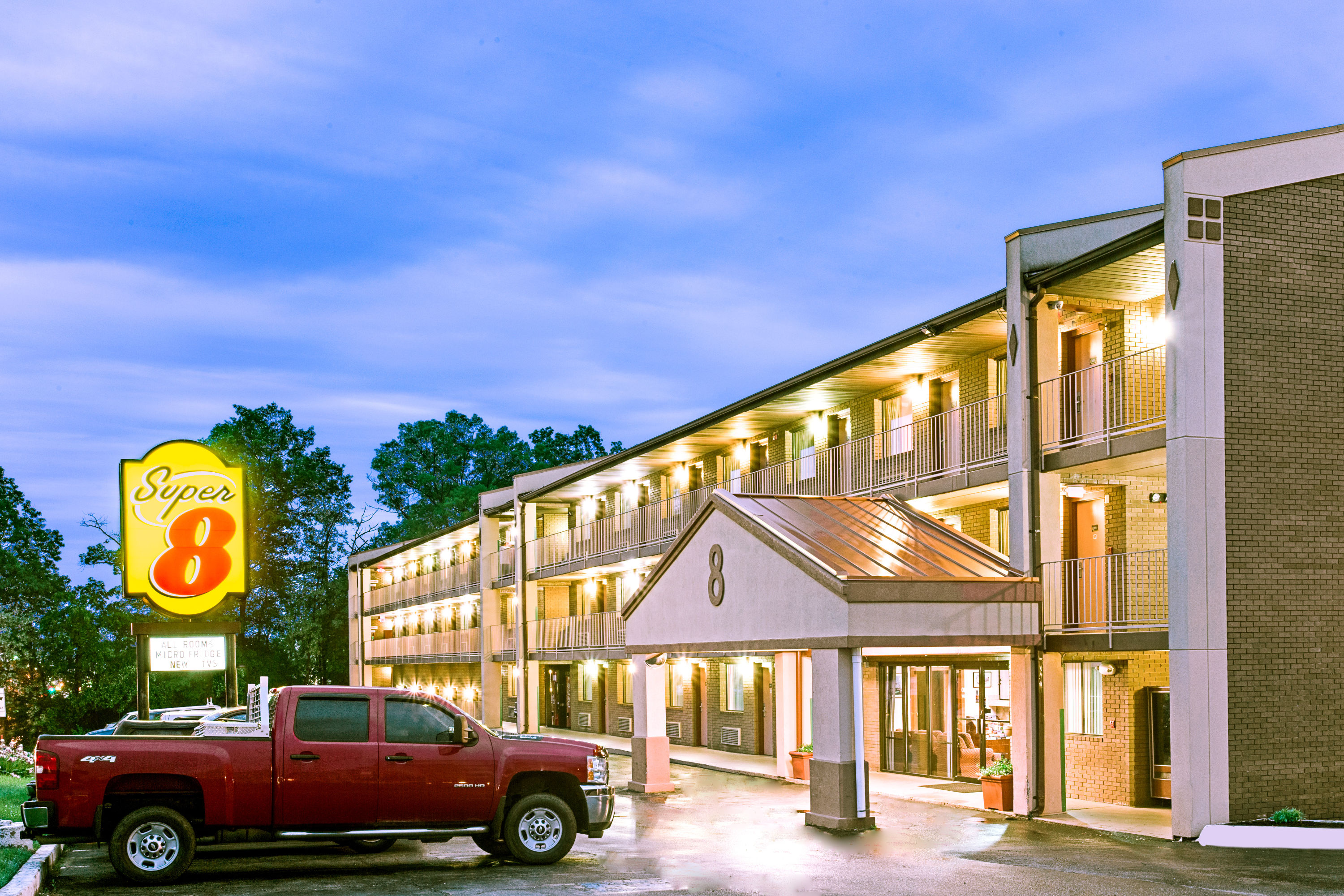 Exterior of Super 8 by Wyndham Laurel hotel in Laurel, Maryland