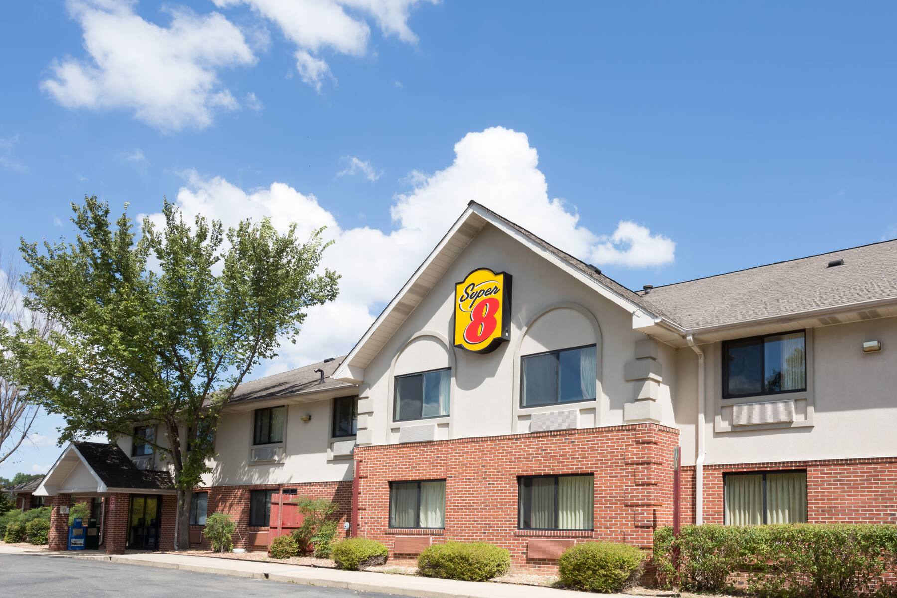 Exterior of Super 8 Prince Frederick hotel in Prince Frederick, Maryland Exterior of Super 8 Prince Frederick hotel in Prince Frederick, Maryland