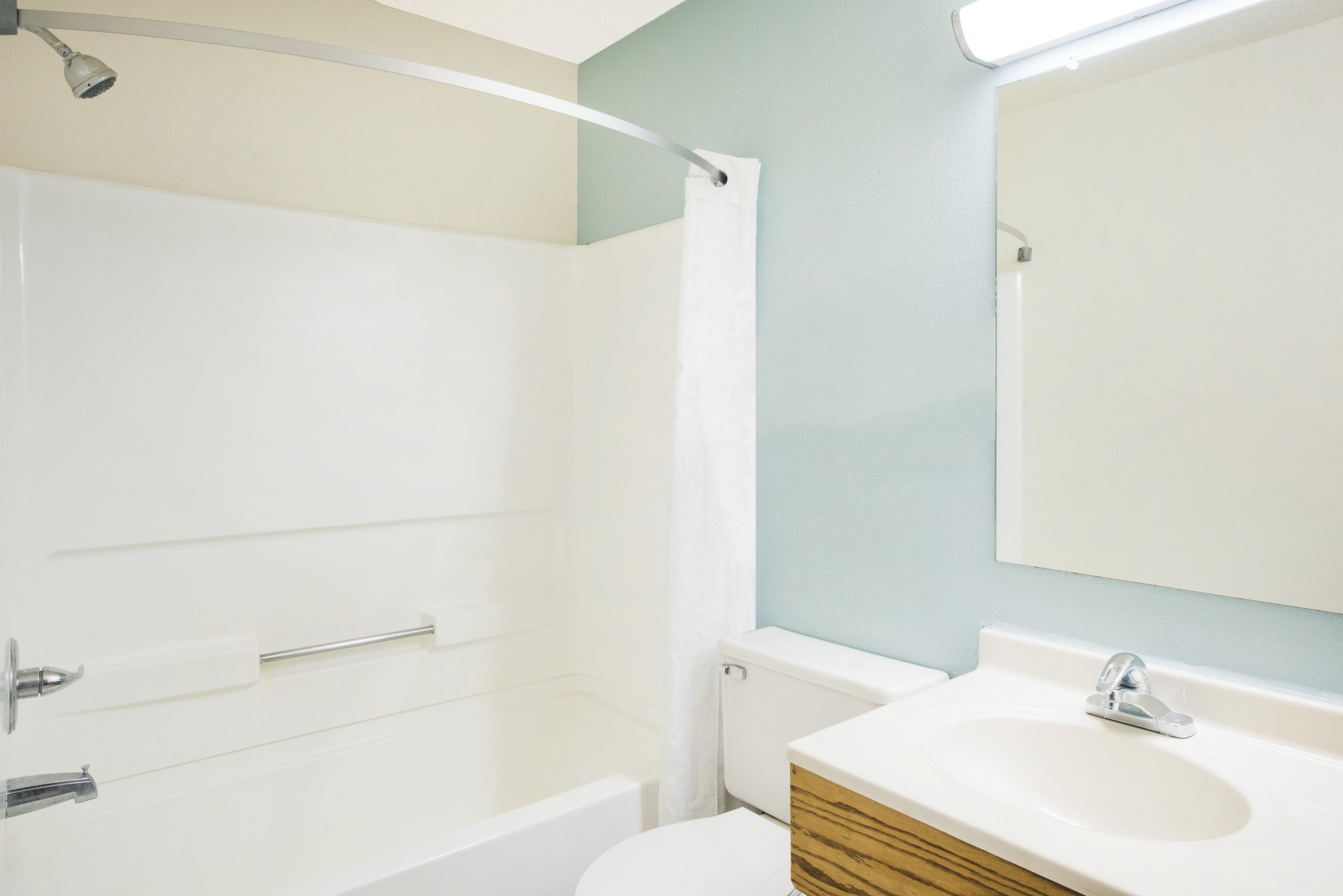 Guest room bath at the Super 8 by Wyndham Thurmont in Thurmont, Maryland