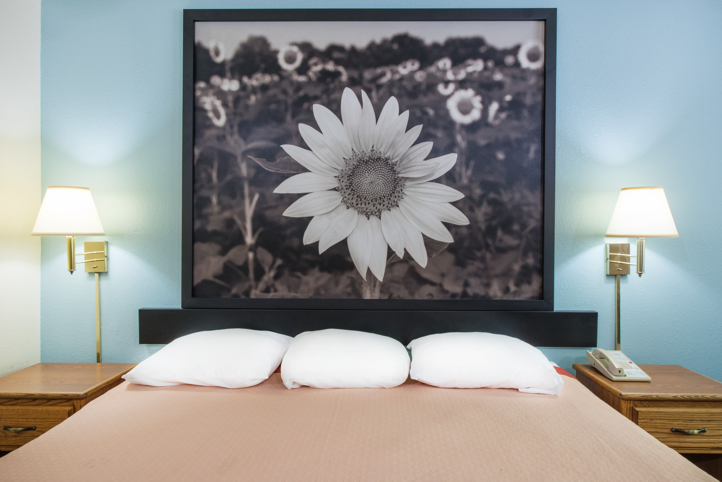 Guest room at the Super 8 by Wyndham Thurmont in Thurmont, Maryland