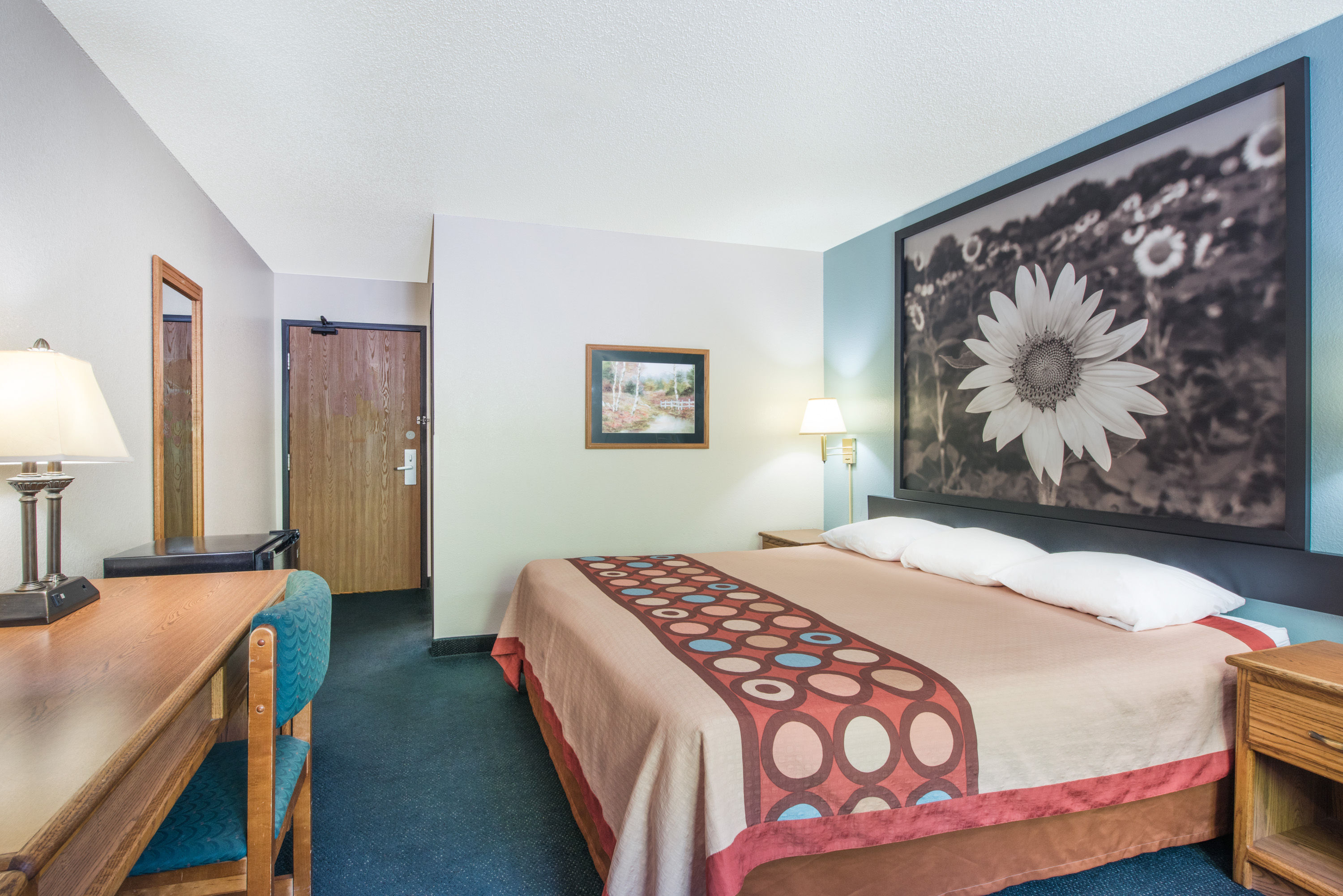 Guest room at the Super 8 by Wyndham Thurmont in Thurmont, Maryland