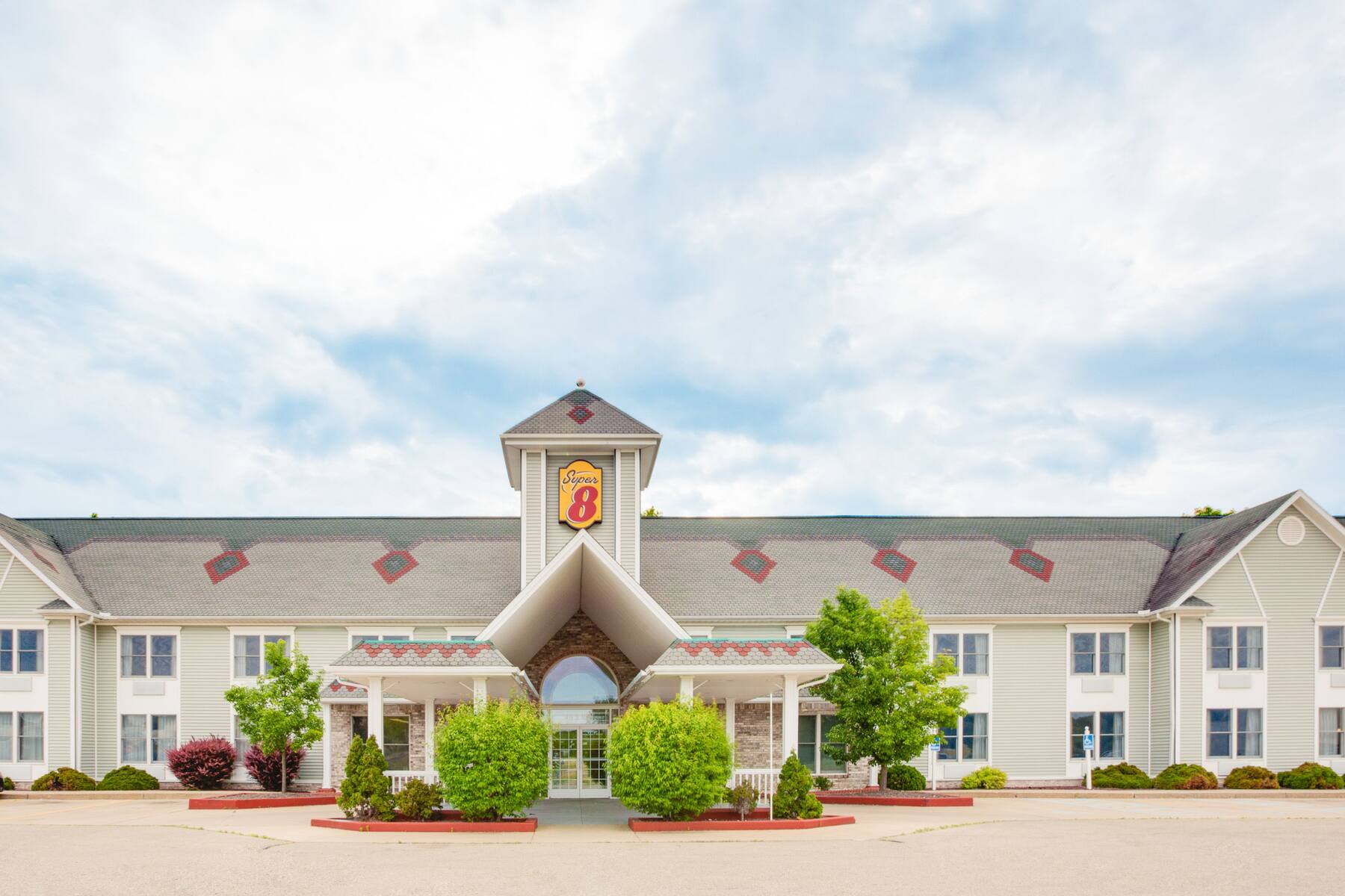 Exterior of Super 8 Brooklyn hotel in Brooklyn, Michigan Exterior of Super 8 Brooklyn hotel in Brooklyn, Michigan