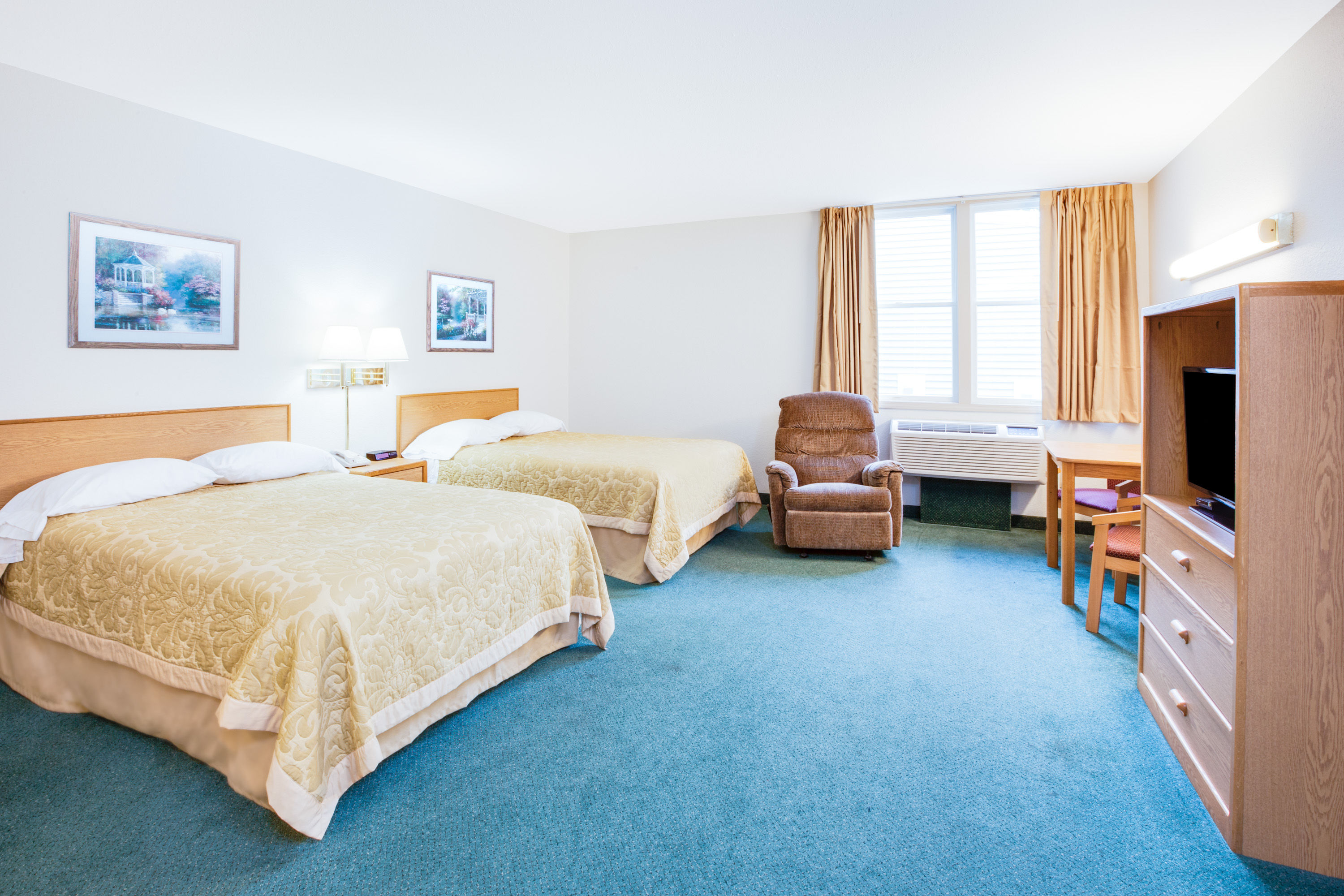 Guest room at the Super 8 by Wyndham Brooklyn in Brooklyn, Michigan