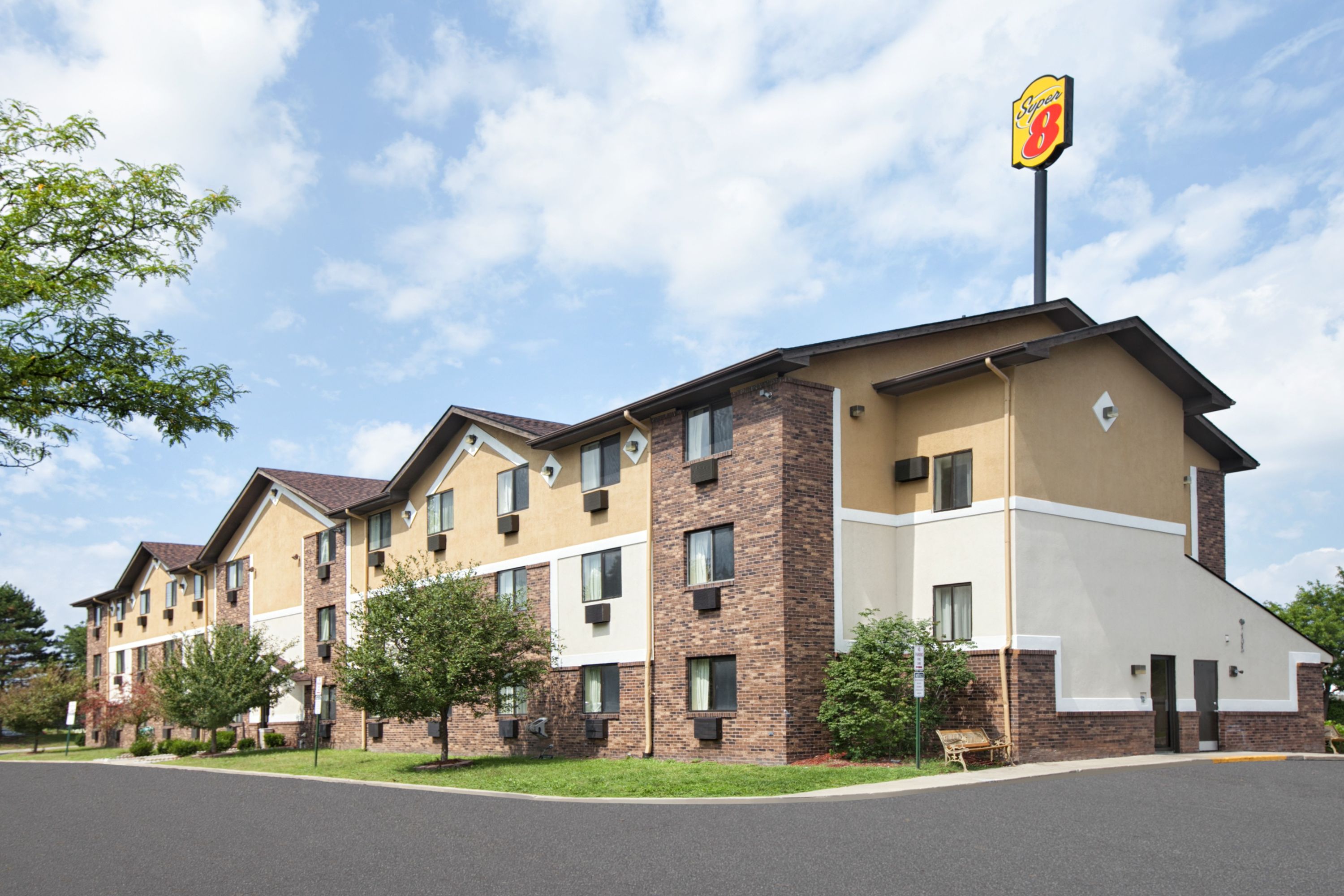 Super 8 By Wyndham Cantonlivonia Area Canton Mi Hotels