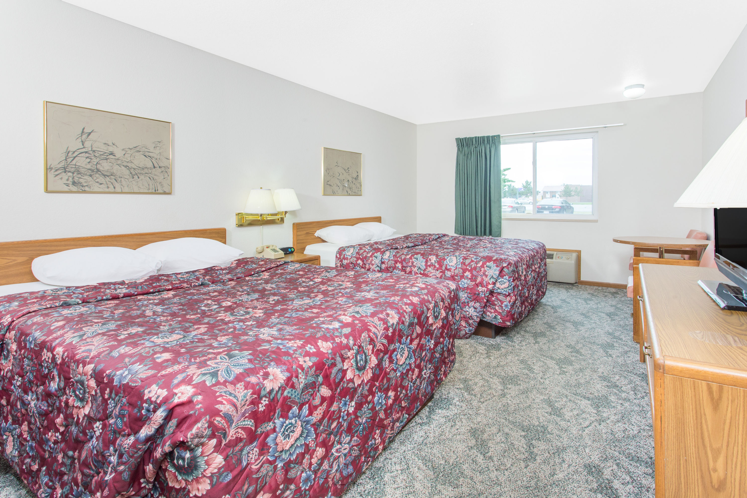 Super 8 by Wyndham Escanaba Escanaba, MI Hotels