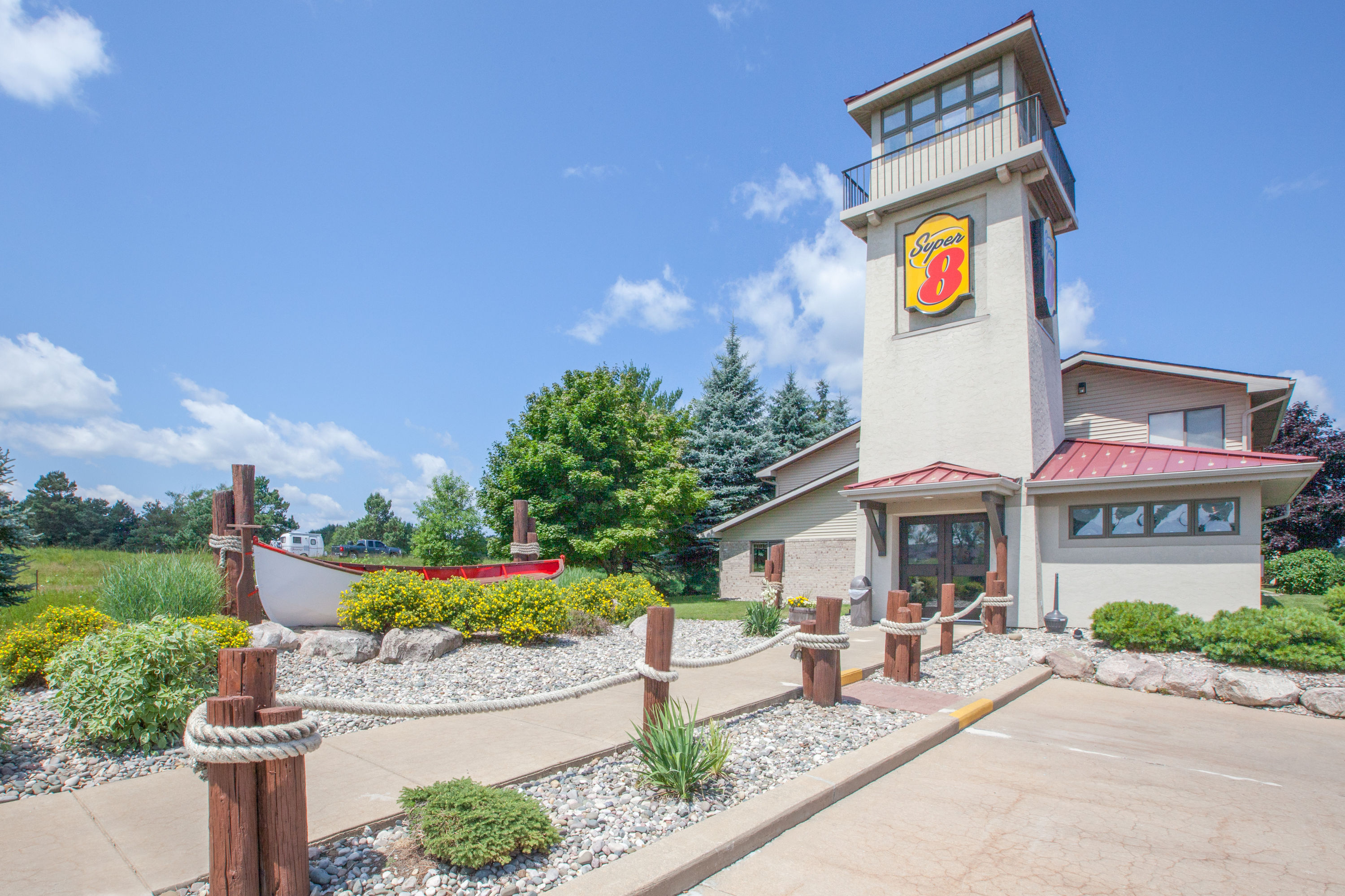 Super 8 By Wyndham Houghton Lake Houghton Lake Mi Hotels