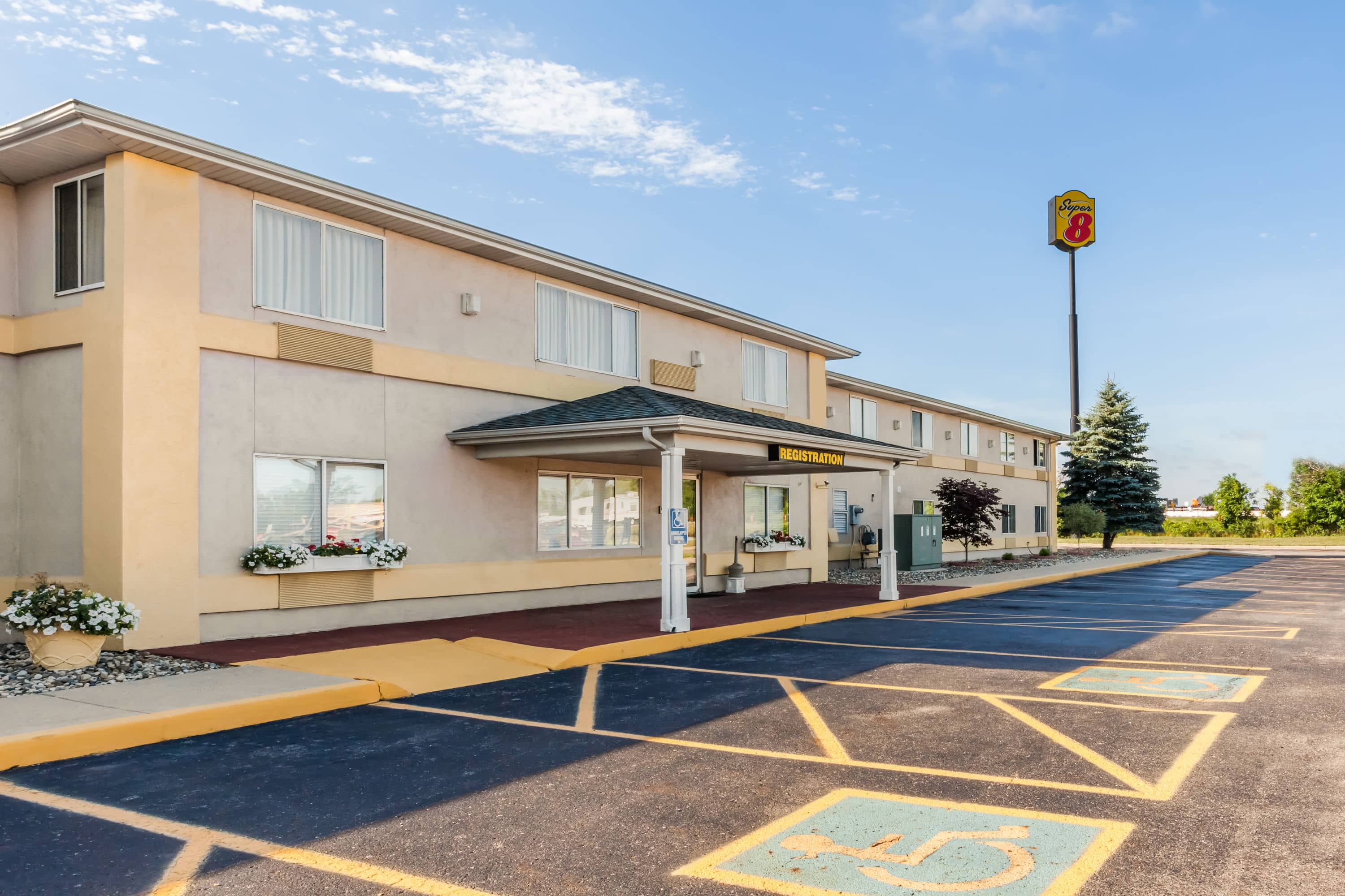Super 8 by Wyndham Ionia MI Ionia, MI Hotels