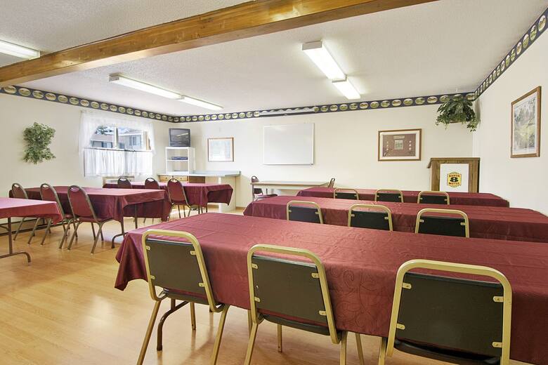 Meeting room at Super 8 Iron Mountain in Iron Mountain, Michigan