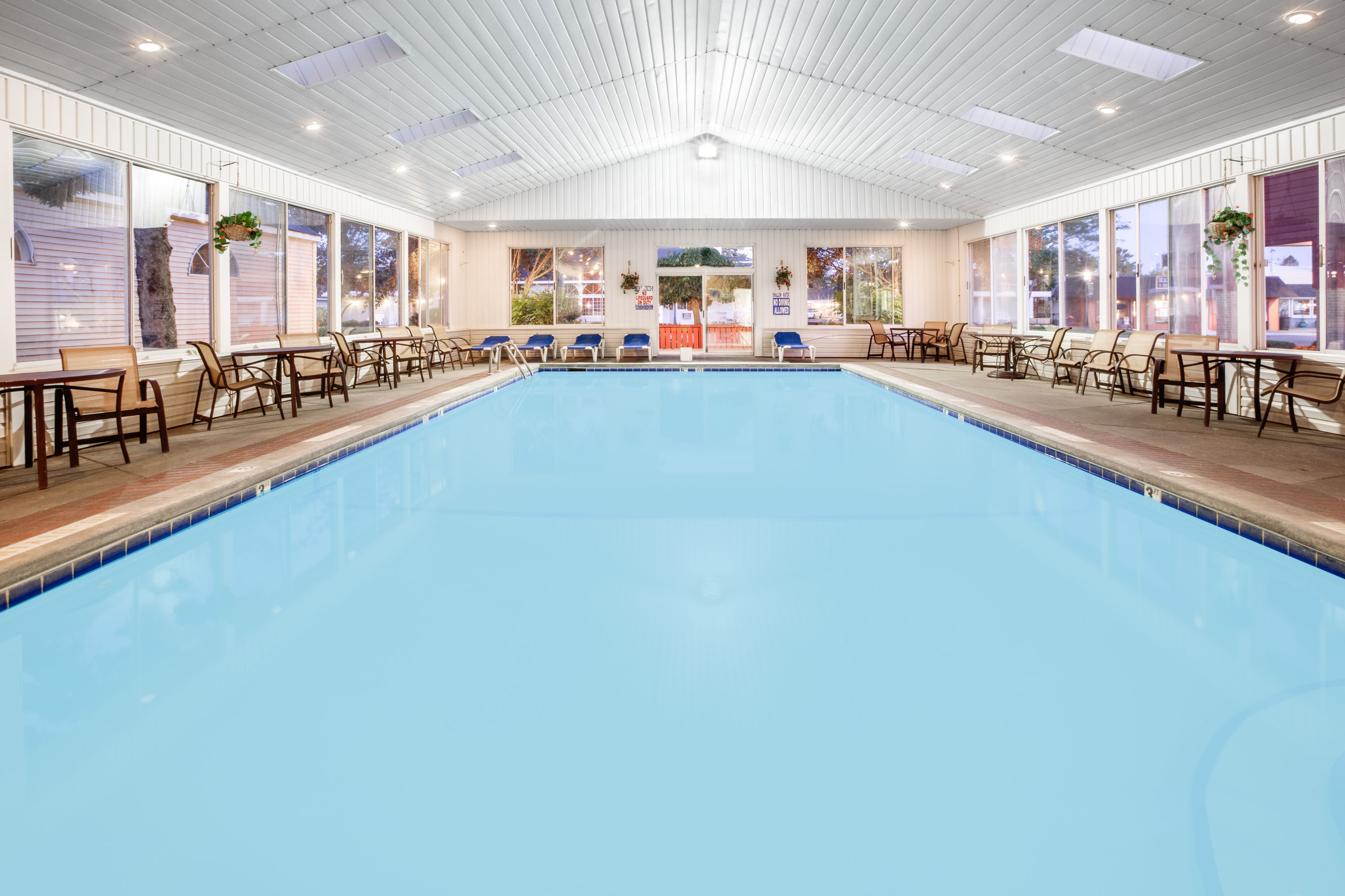 Super 8 By Wyndham Mackinaw City Beachfront Area
