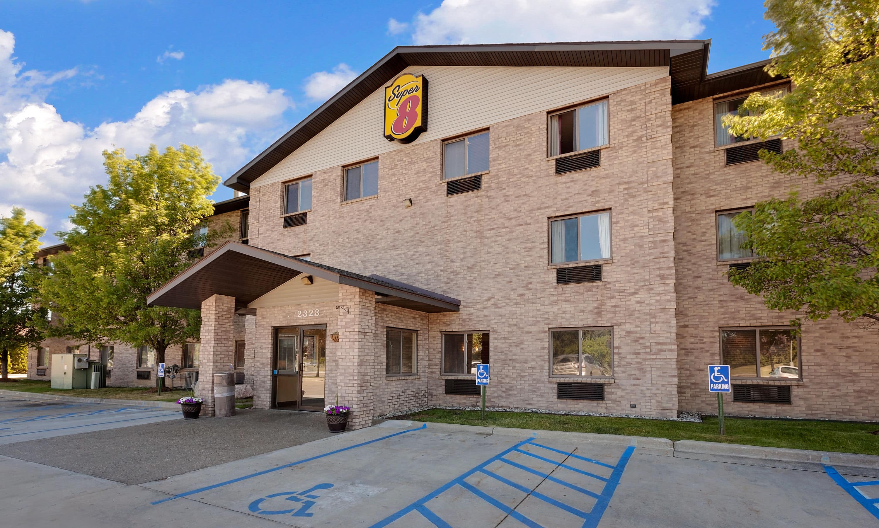 Super 8 by Wyndham Mt. Pleasant Mount Pleasant, MI Hotels