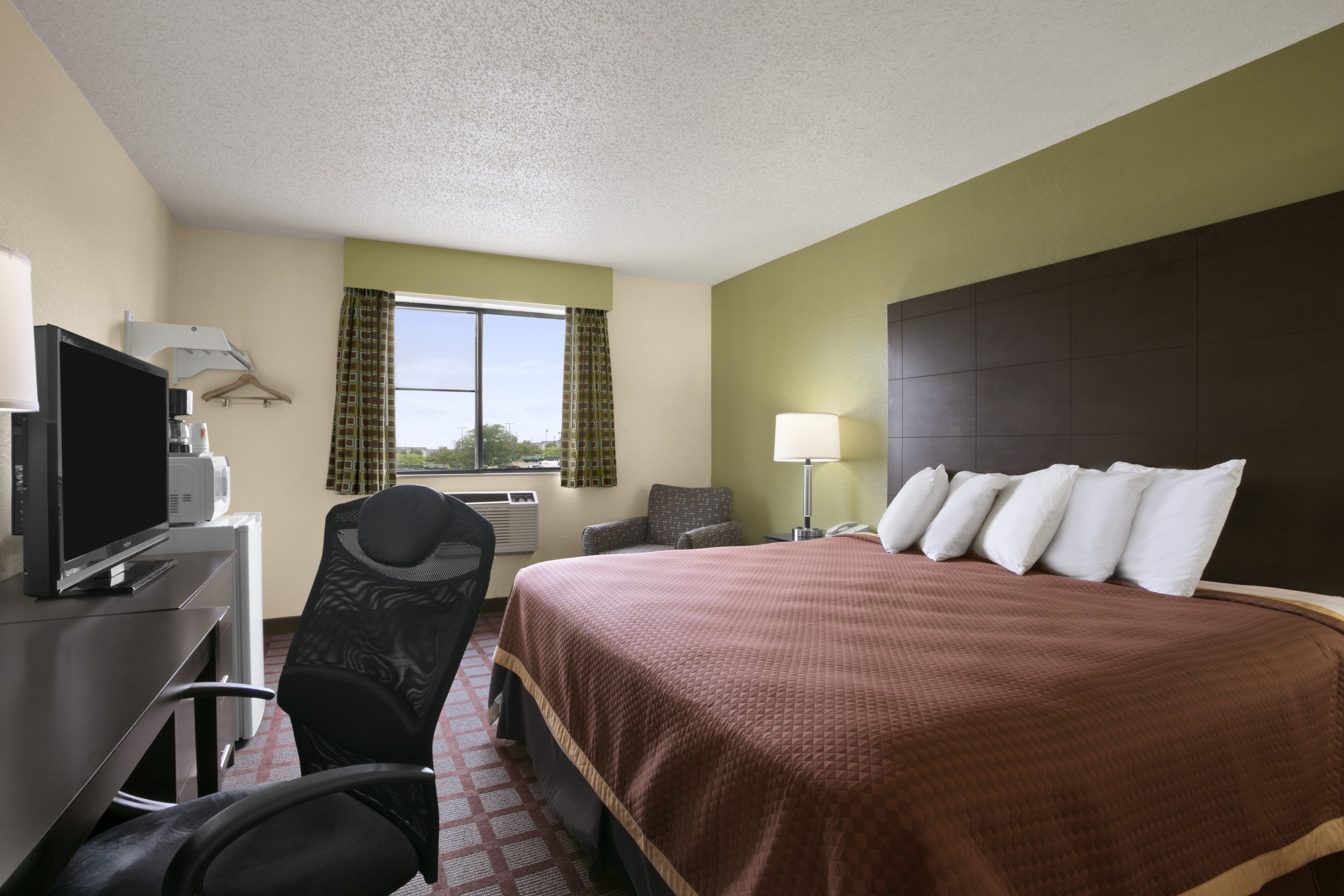 Super 8 By Wyndham Saginaw Saginaw Mi Hotels