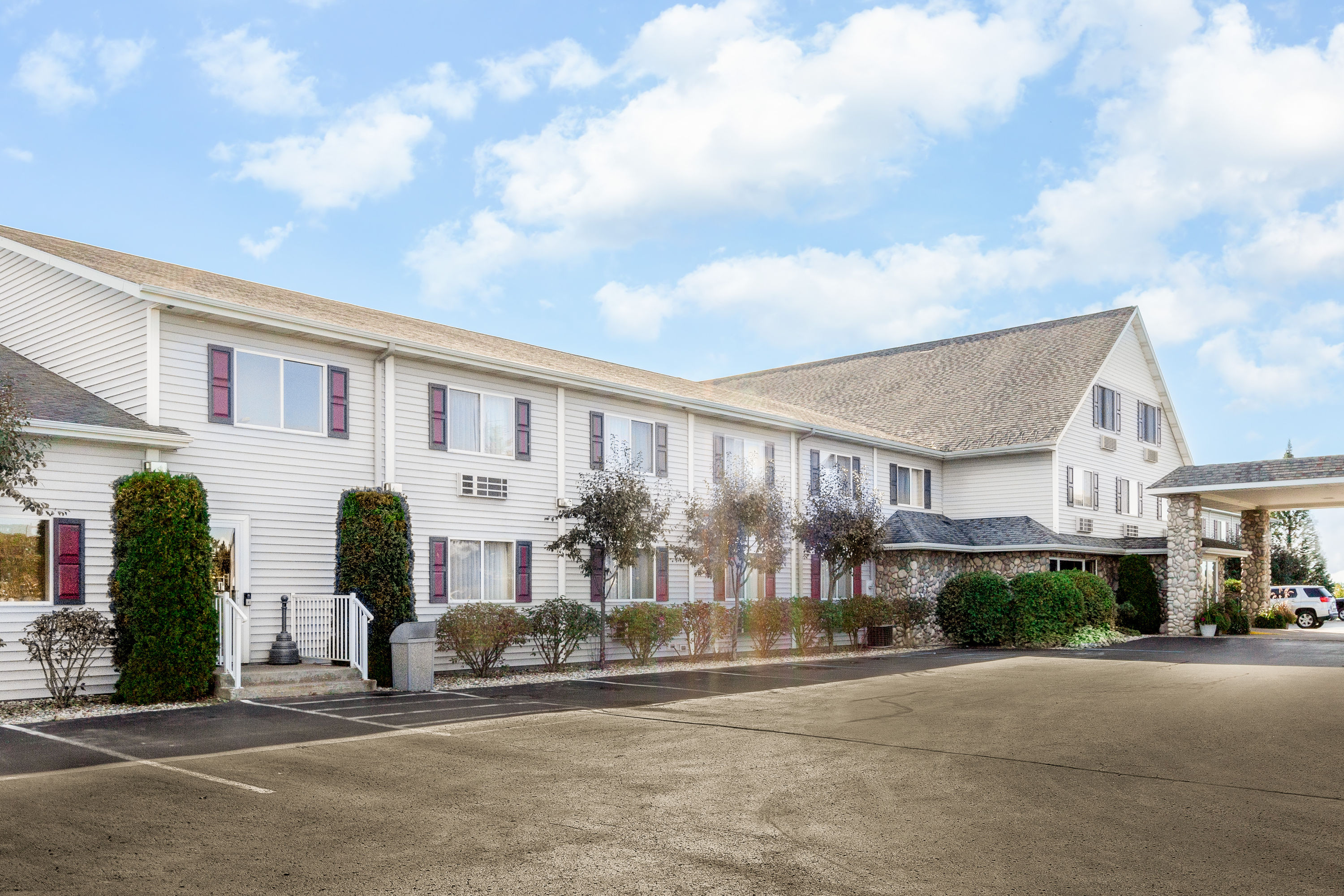 Super Wyndham St  Ignace Saint Ignace  Hotels