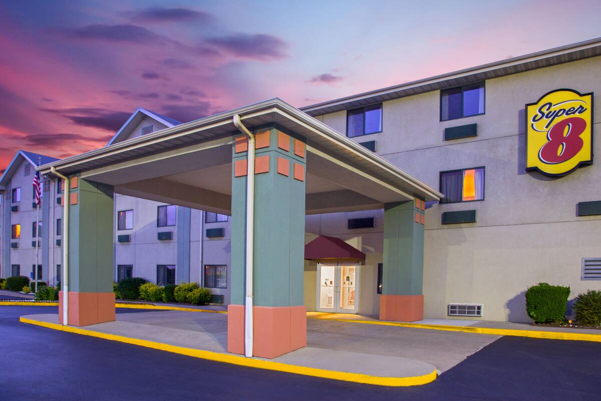 Super 8 Sawyer Mi Hotels 49125 Super 8 Sawyer Mi