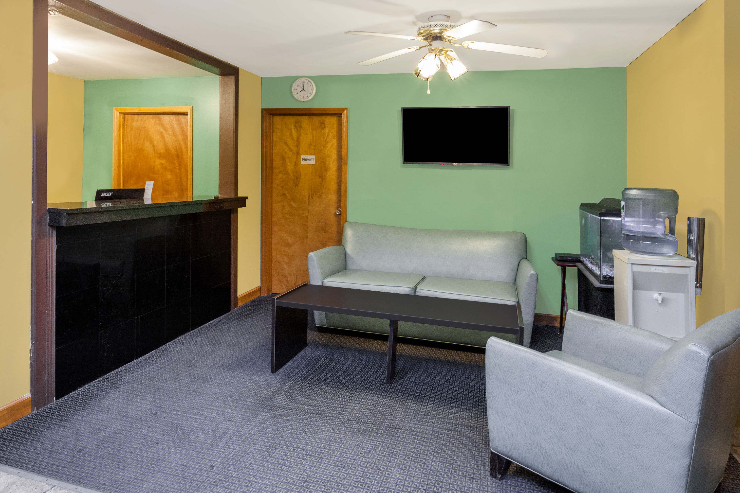 Super 8 By Wyndham Stevensville Stevensville Mi Hotels